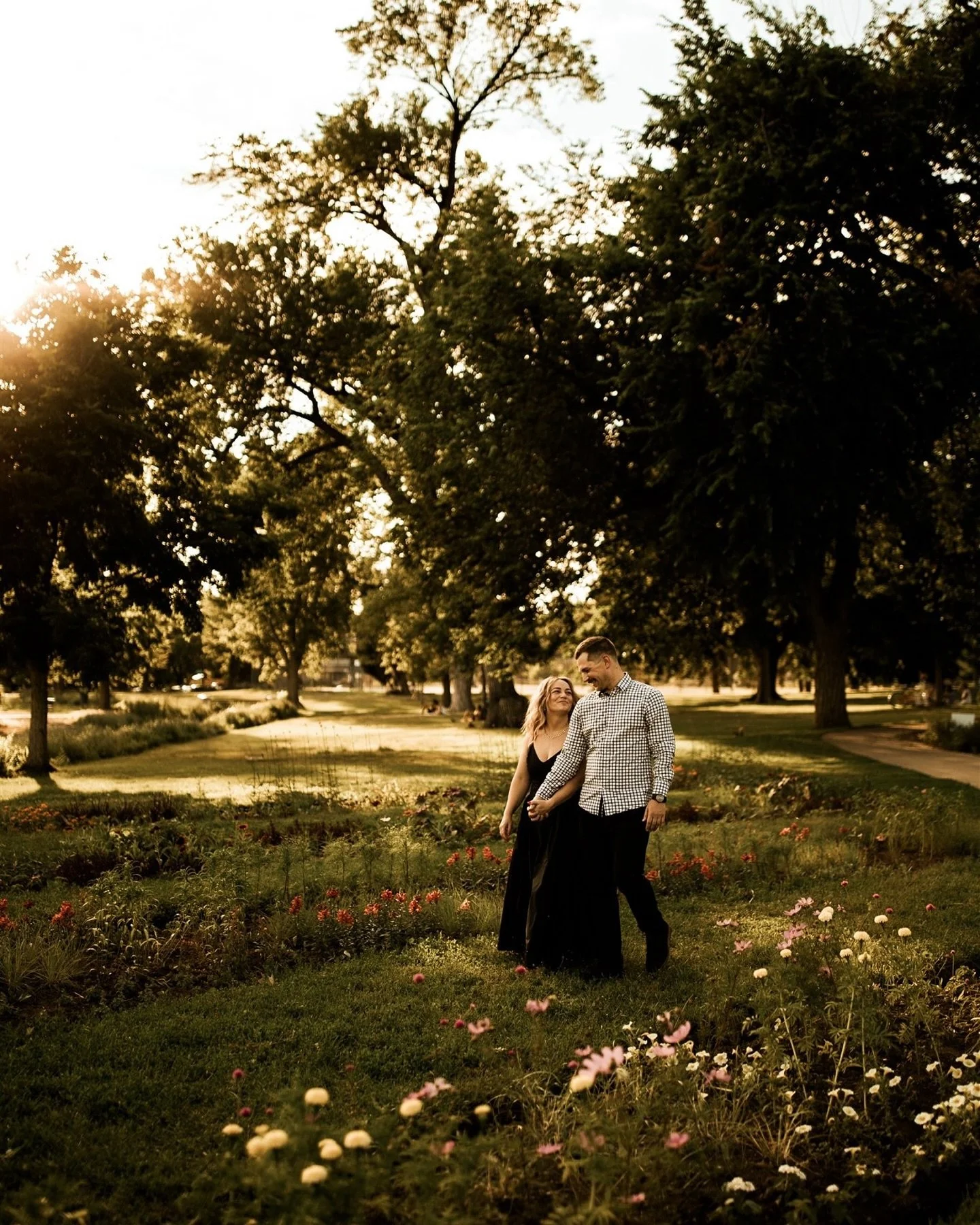 Jon and Emily are getting married!!!!!! And they popped champagne and did cartwheels to celebrate, obviously🥂

So excited for these two and for their wedding day, because I get to document that, too 🥹

-
-
-
-
-
-
-
-
#denverengagementphotographer 