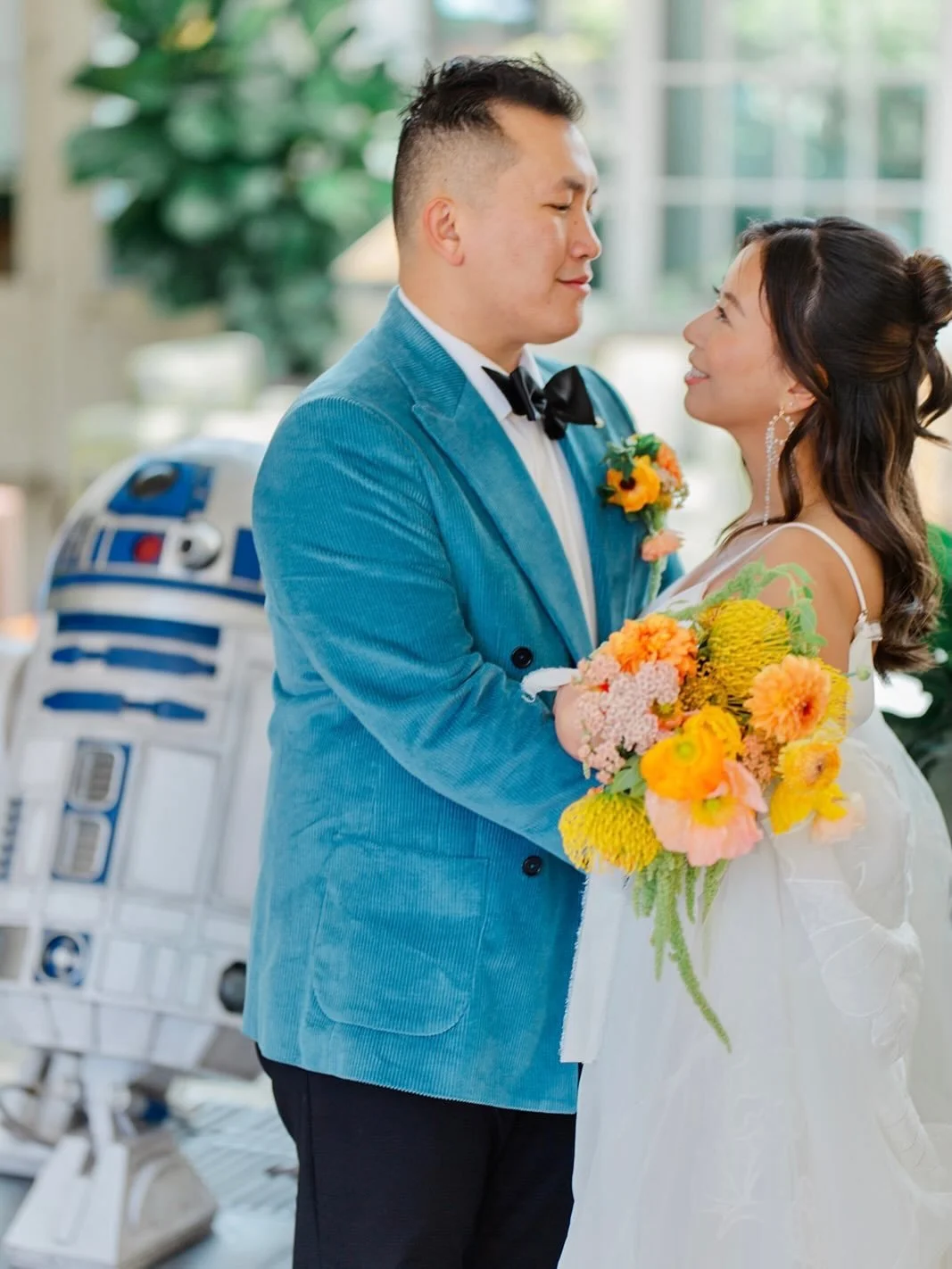 For all my beautiful Star Wars lovers ✨ 

Planning &amp; Design - @caitlinmcdonaldevents 
Venue - @ WDFMuseum
Photography - @KamarinAnn_Photo
Hair and Makeup Artist - @KloseUpBeauty
Florals - @Flor.Anetti
Stationery - @ReeseyStudio
Portrait Artist - 