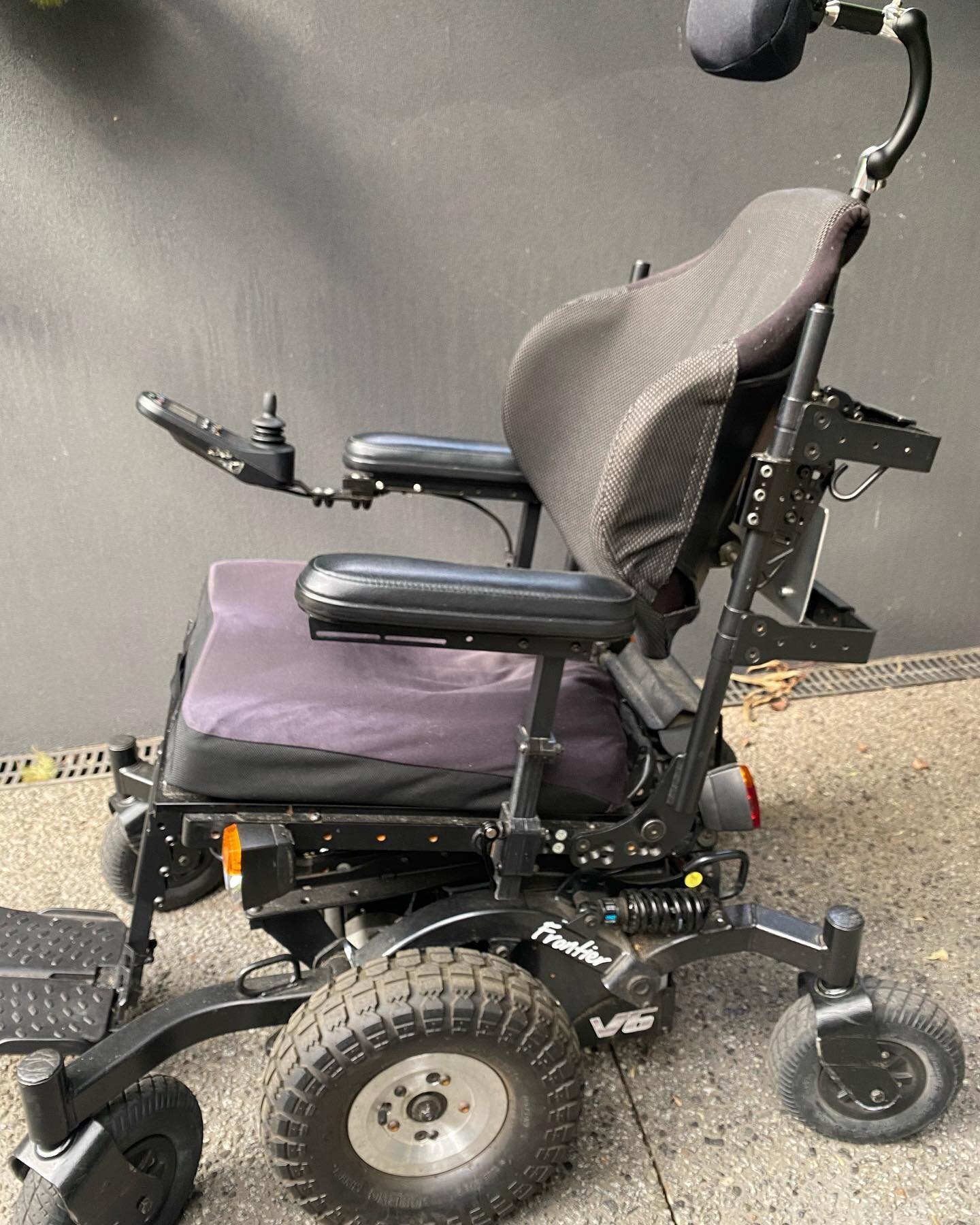 FREE TO SOMEBODY IN NEED 
I am giving away my old chariot after having upgraded this year, and would love to give someone in need this chair. If your in Melbourne and would like a power chair, send me a dm for more info. Must be able to pick up from 