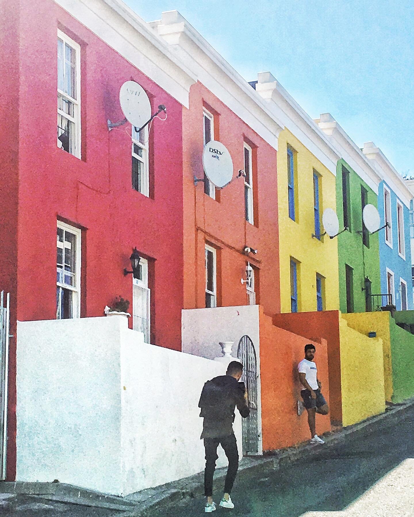 Throwing back to this place - #capetown, right up there with my favourite cities. So much colour and interior inspiration, everywhere. And let&rsquo;s not even talk about the sea, mountains, culture, art, shopping and cuisine to die for... #anafrican