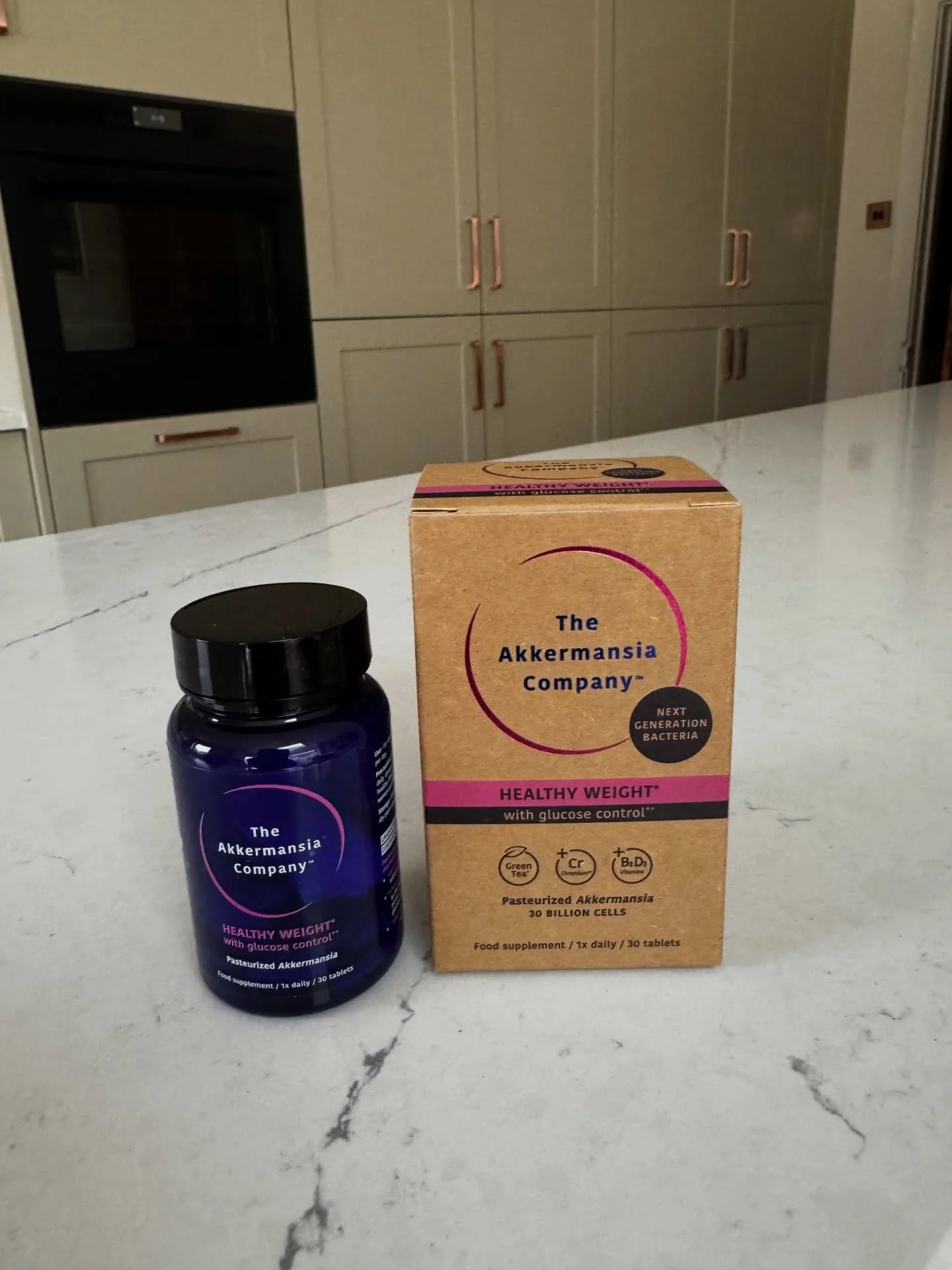 💜 Free practitioner pack arrived today&hellip; and I&rsquo;m curious about this one.

A supplement built around Akkermansia muciniphila &mdash; a next-generation gut bacterium being studied for its role in metabolic health, insulin sensitivity, and 