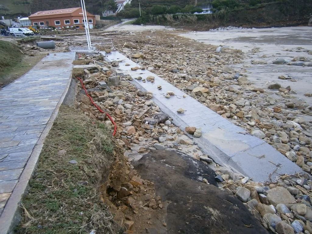 O PSOE esixe un estudo e solucións urxentes para o impacto do Porto Exterior no "deterioro" das praias de Arteixo