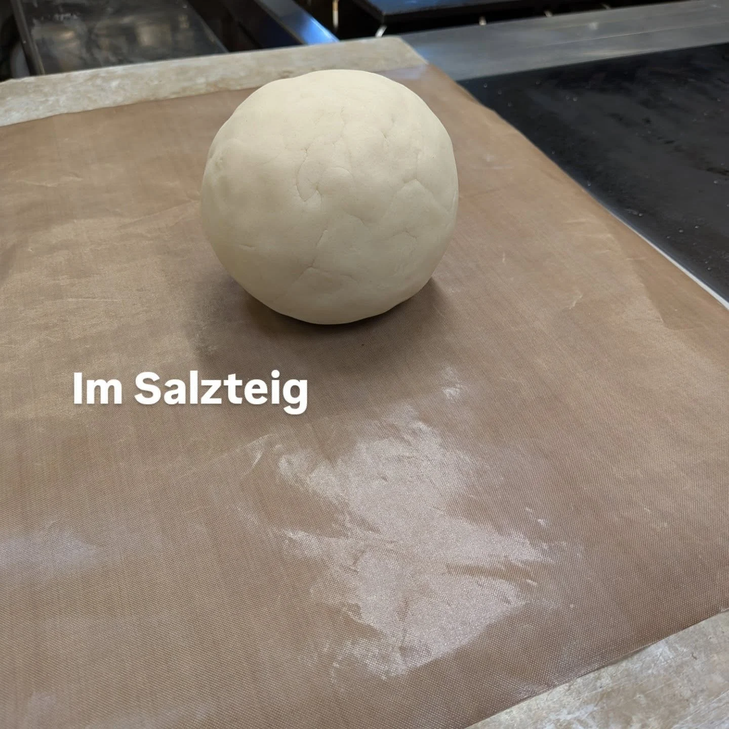 Vorspeise aktuell, Vegi, schmackhaft und speziell 

#panoramapanoteca #vegi #restaurantpanoramaaeschiried #frischk&uuml;che
