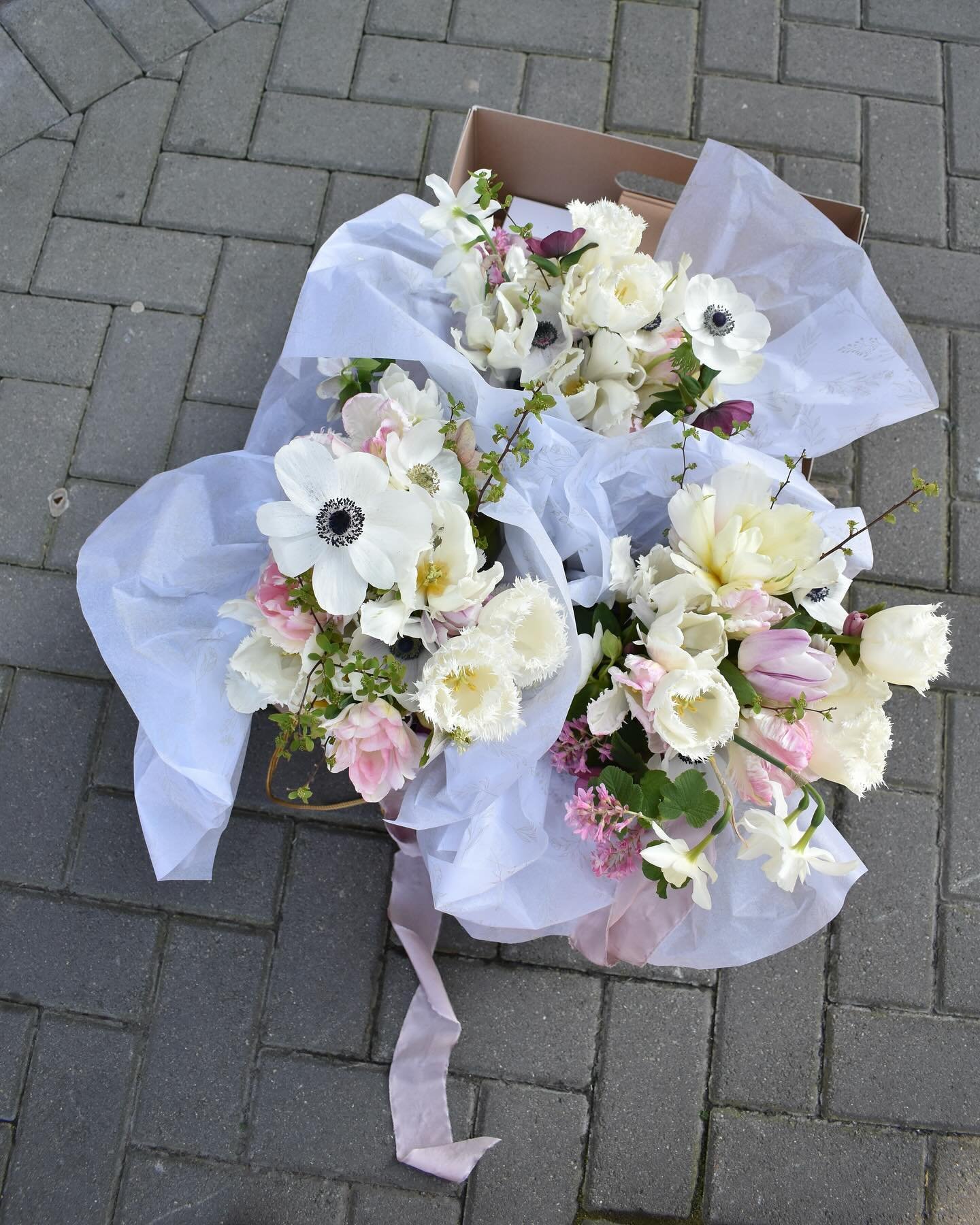 A while back, we delivered these spring flowers to Anna &amp; her bridesmaids. I always like to do this bit, dropping off the personal flowers is one of my favourites parts of any wedding.