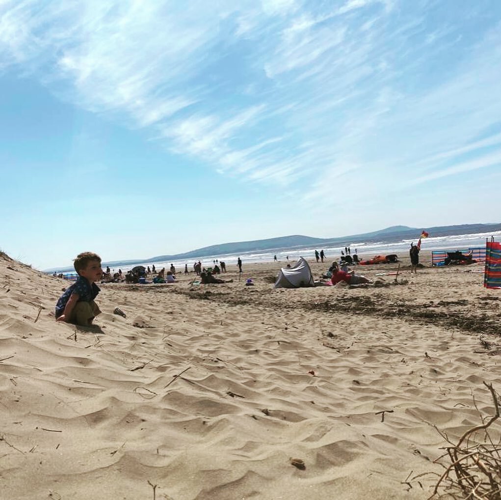 Beach days 🥰

#wales #dogs #beach #sky #sun #summer #holiday #bankholiday #sand #sea #surf #spaniel #labradoodle #sprollie #bluesky #toes #coldwaterswimming