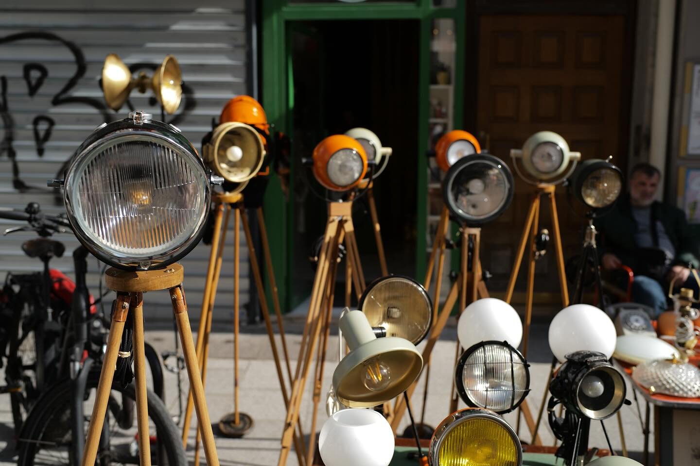 Anthropomorphized tripod lamps.
Outside the 3rd floor window of the apartment in Le Marais, the sounds of the city becomes a bubbling presence - Like the sea crashing and foaming on a rocky shoreline, this symphony of sound is felt as much as it is h