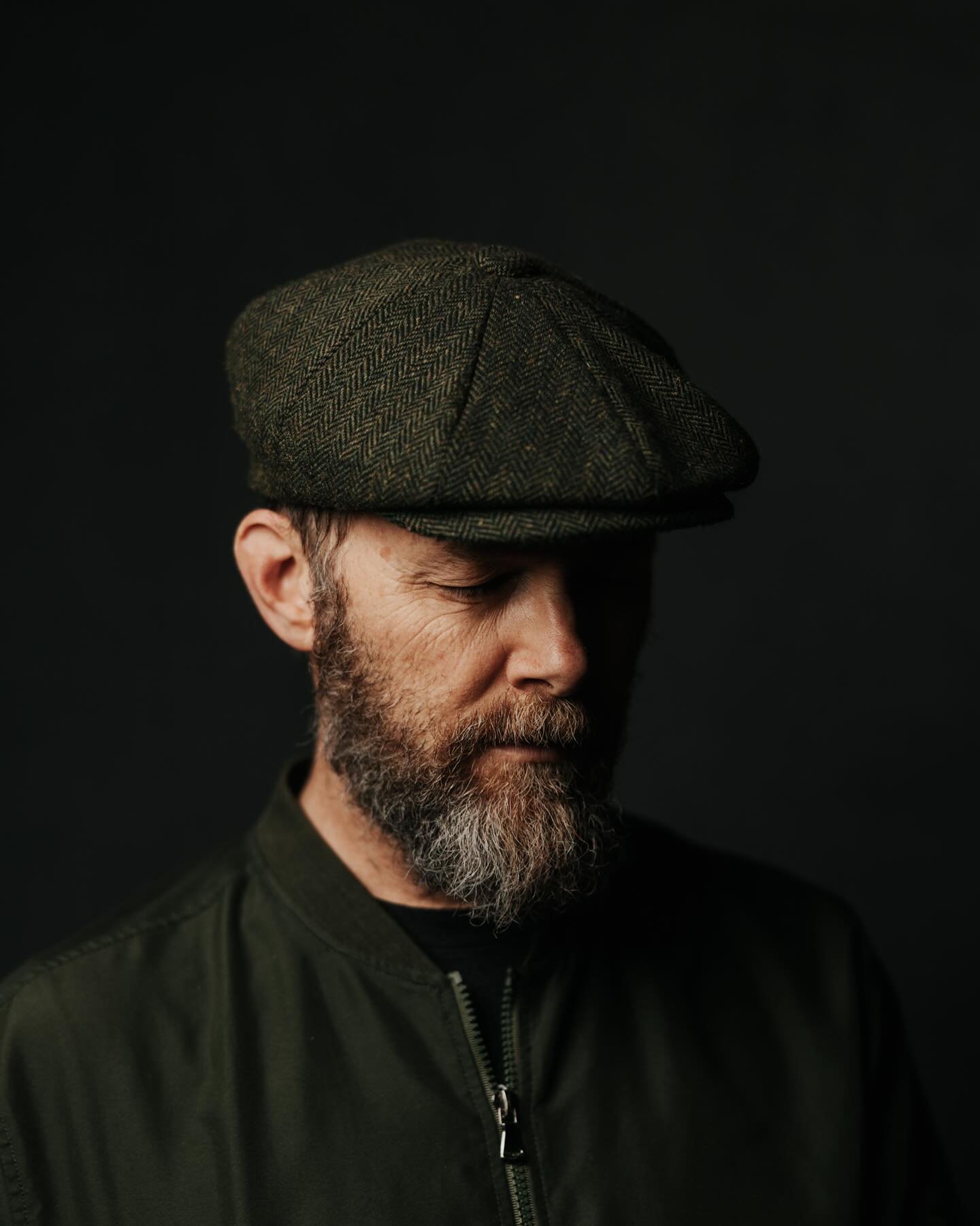 A famous frog once said 'It ain't easy being green.'
I thought I left my hat at the airport when we flew to the UK, so I picked up this one while in London. Pairs well with my favourite thrifted jacket.
.
.
.
#ottawaphotographer #ottawaheadshotphotog