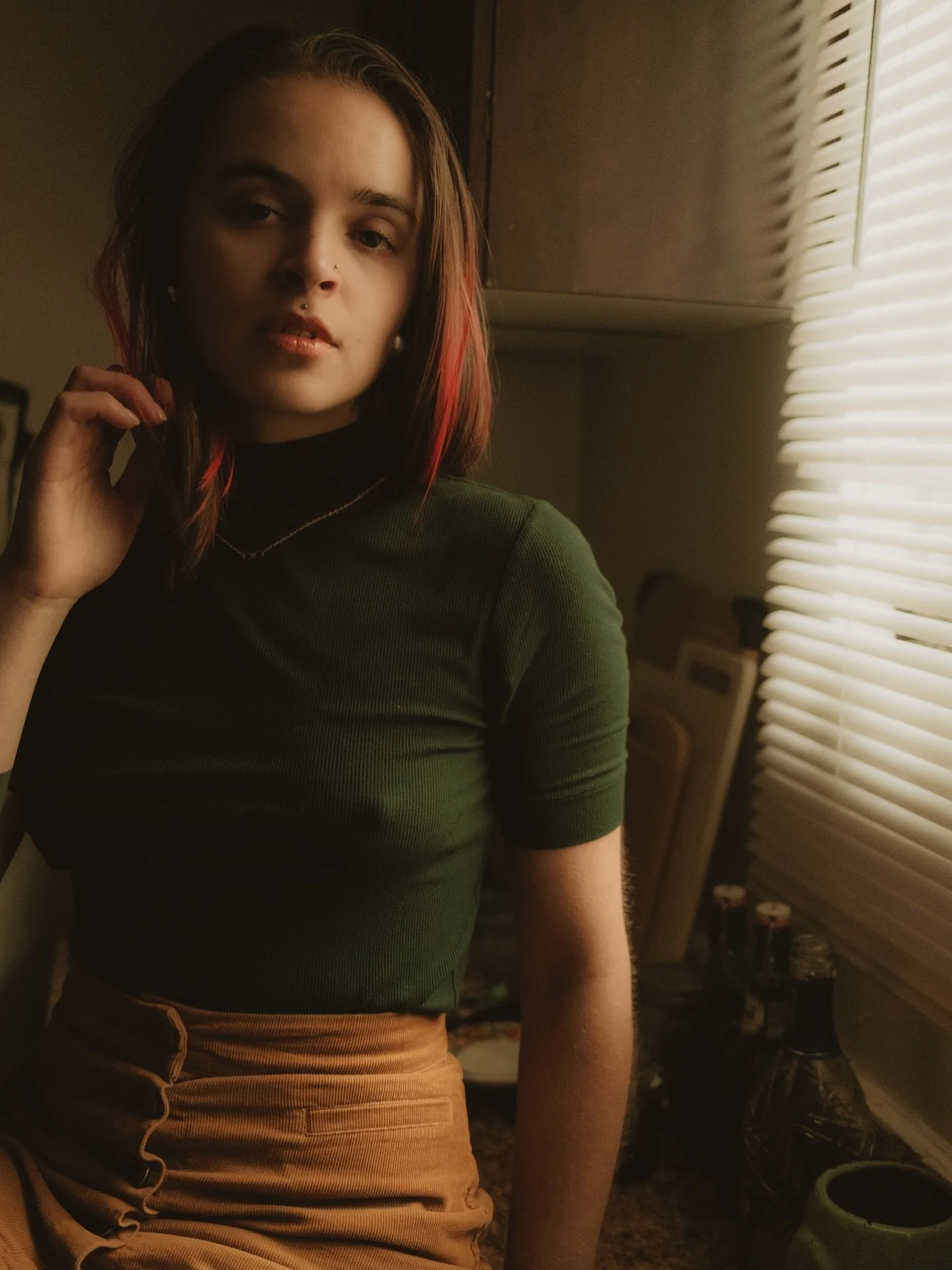 Kitchen counter with @talk.artsy_shadow 
I live for these little moments. Intimate. Vulnerable. Real. Photography doesn't need to be fancy or elaborate. I'll choose the honest and authentic moments and people every single time.
.
.
.
#fujix #x100vi #