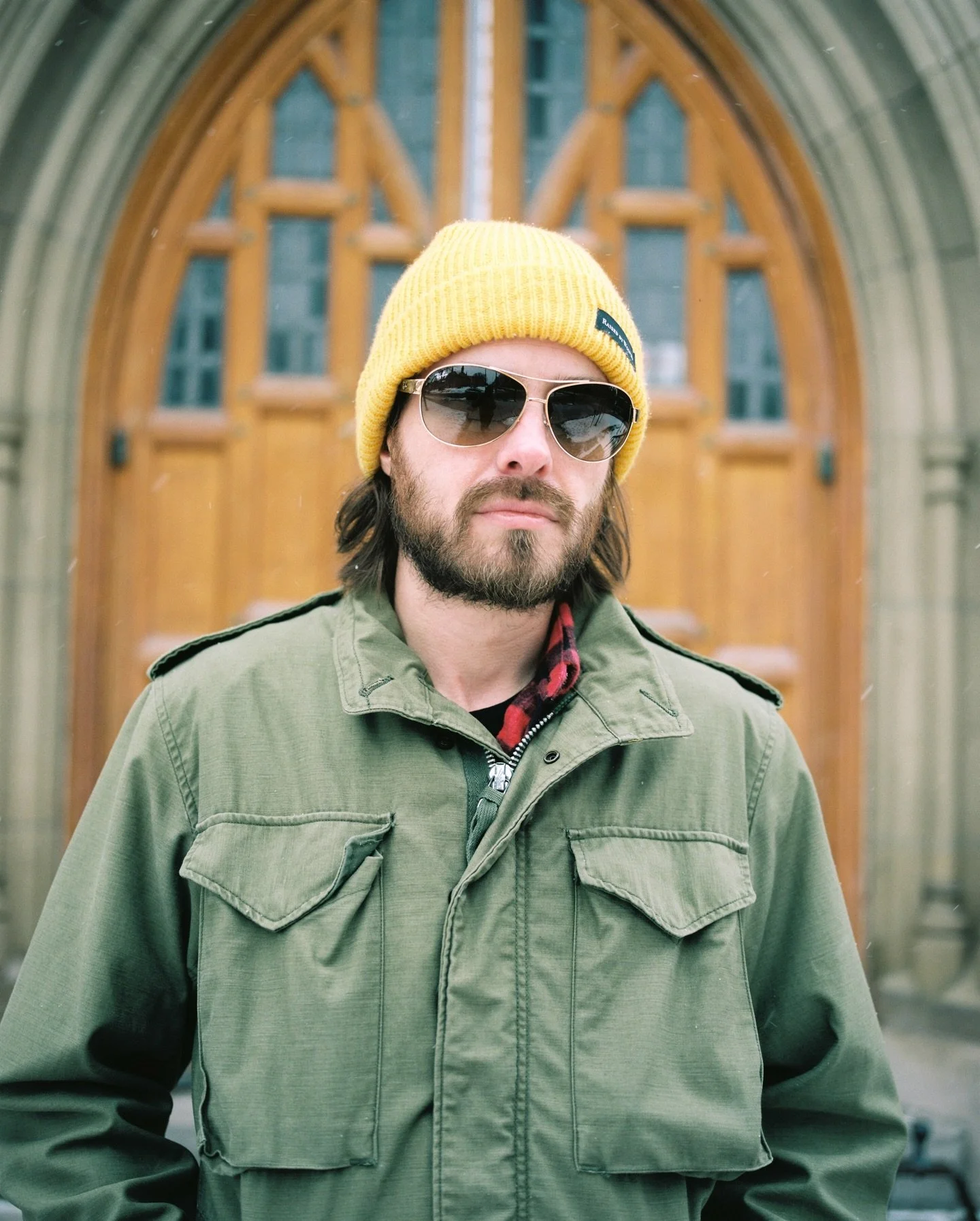 Film portrait with @aaronrferguson 
Mamiya 7ii + Kodak Portra 400 film
Dev + scan by @thecanadianfilmlab 
.
.
.
#ottawaphotographer #mamiya7ⅱ