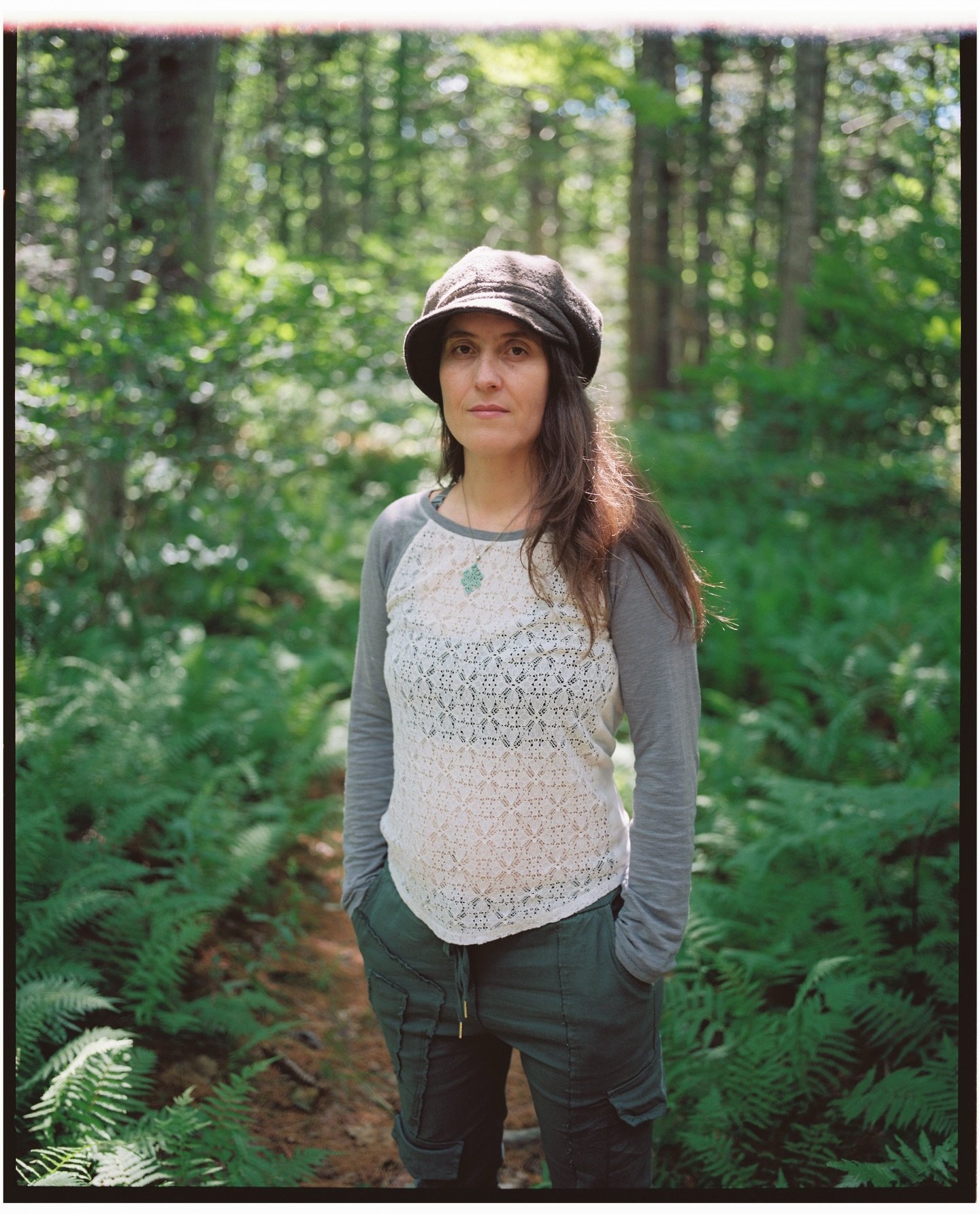 Film portrait with @juinlorin 
Belfast, Maine
Mamiya 7ii + Kodak Portra 160 film
Scan + dev by @thecanadianfilmlab 
.
.
.
#mamiya7ⅱ #mamiya7 #mediumformatfilm