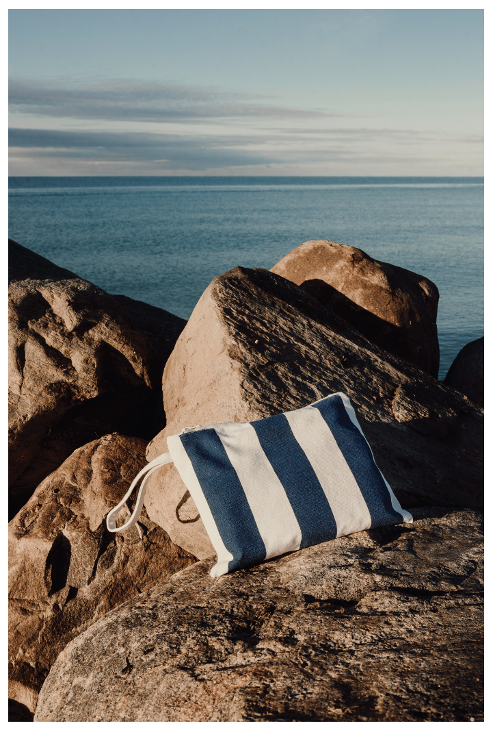  Essentials bag 