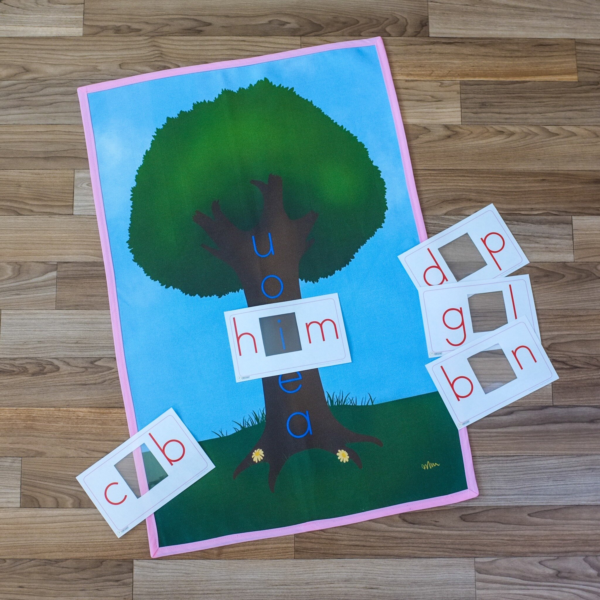 Did you know the vowel tree material has dual purposes? 
🌳
Firstly, vowels can be a bit tricky, so we created our Pink Series Vowel Tree to allow children an engaging way to practice the middle sound so it gets stronger and easier to recognize. Chil