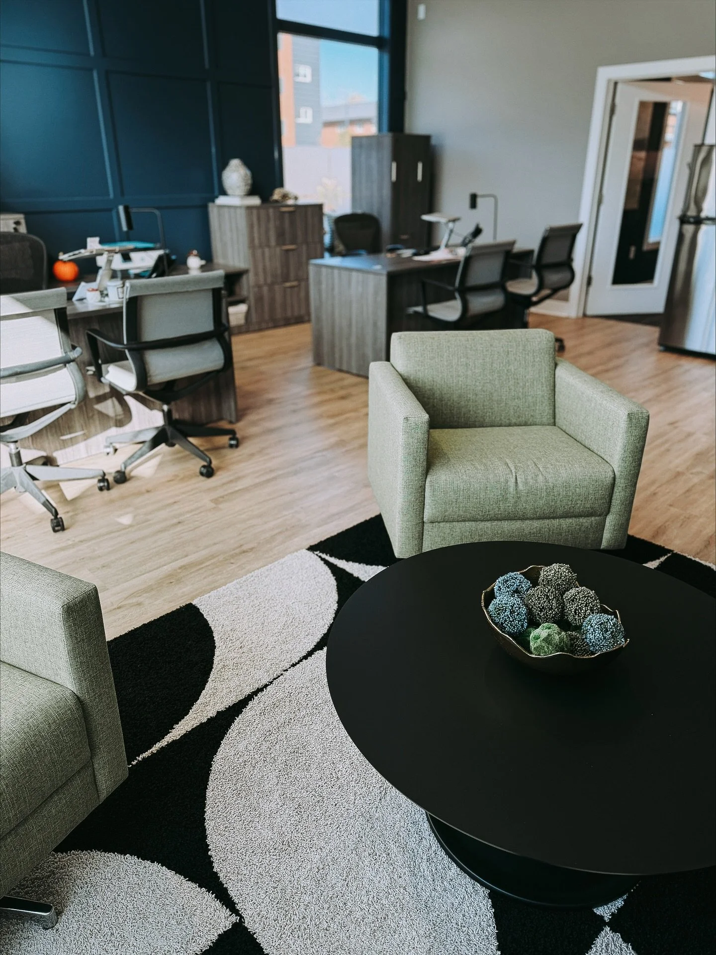 A leasing office ~refresh~ for our friends at @centlivreapts 🌇 With new workstations, storage and lounge they&rsquo;re setup for success with a space that feels not only more functional but on brand for their team 👏🏼 What&rsquo;re your favorite de