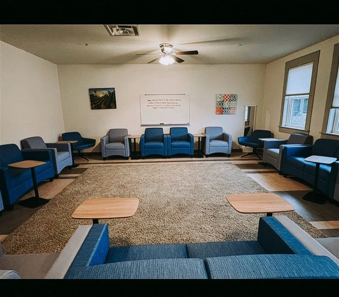 Every space needs good seating 🛋️ @erinshouse4grievingchildren requested an upgrade for both singles and couples in their adult group therapy room 🙏🏼 We provided new seating along with tables that can easily be used for exercises or moved out of t
