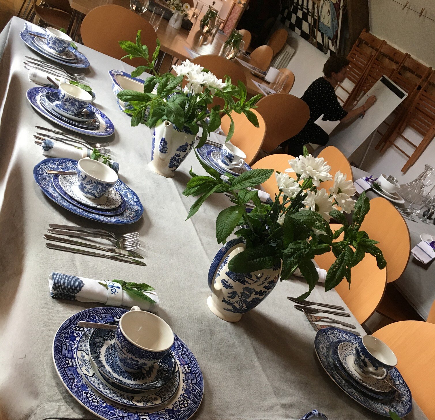 willow pattern vintage china hire for a mediterranean buffet