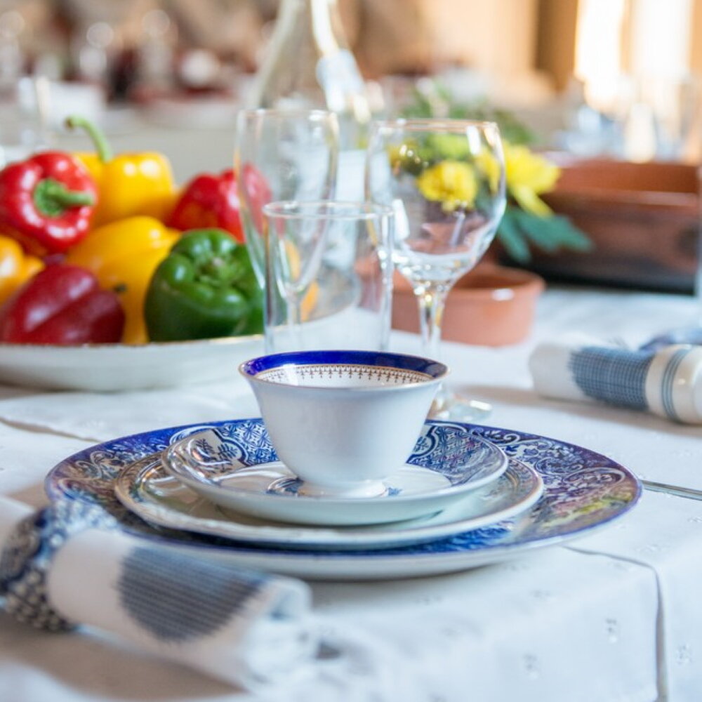 blue china table setting