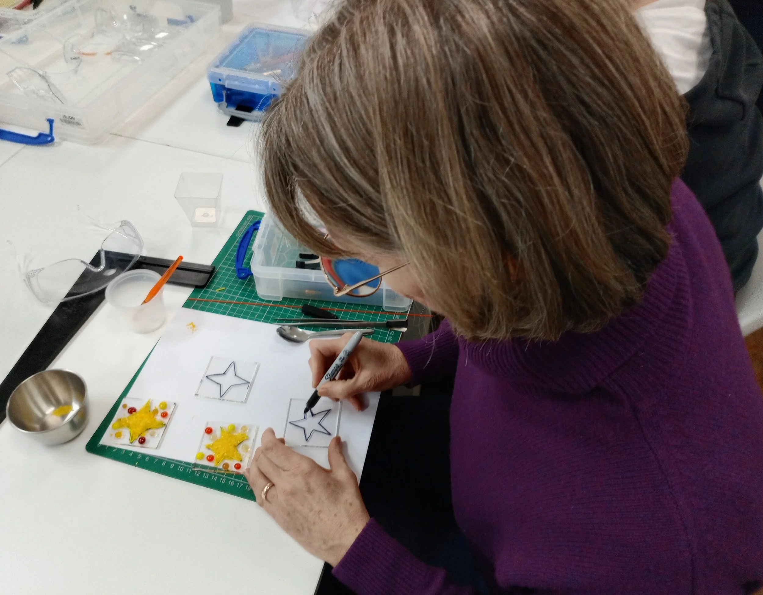 FESTIVE FUSED GLASS FUN with Annette Daly - Yellow Studio