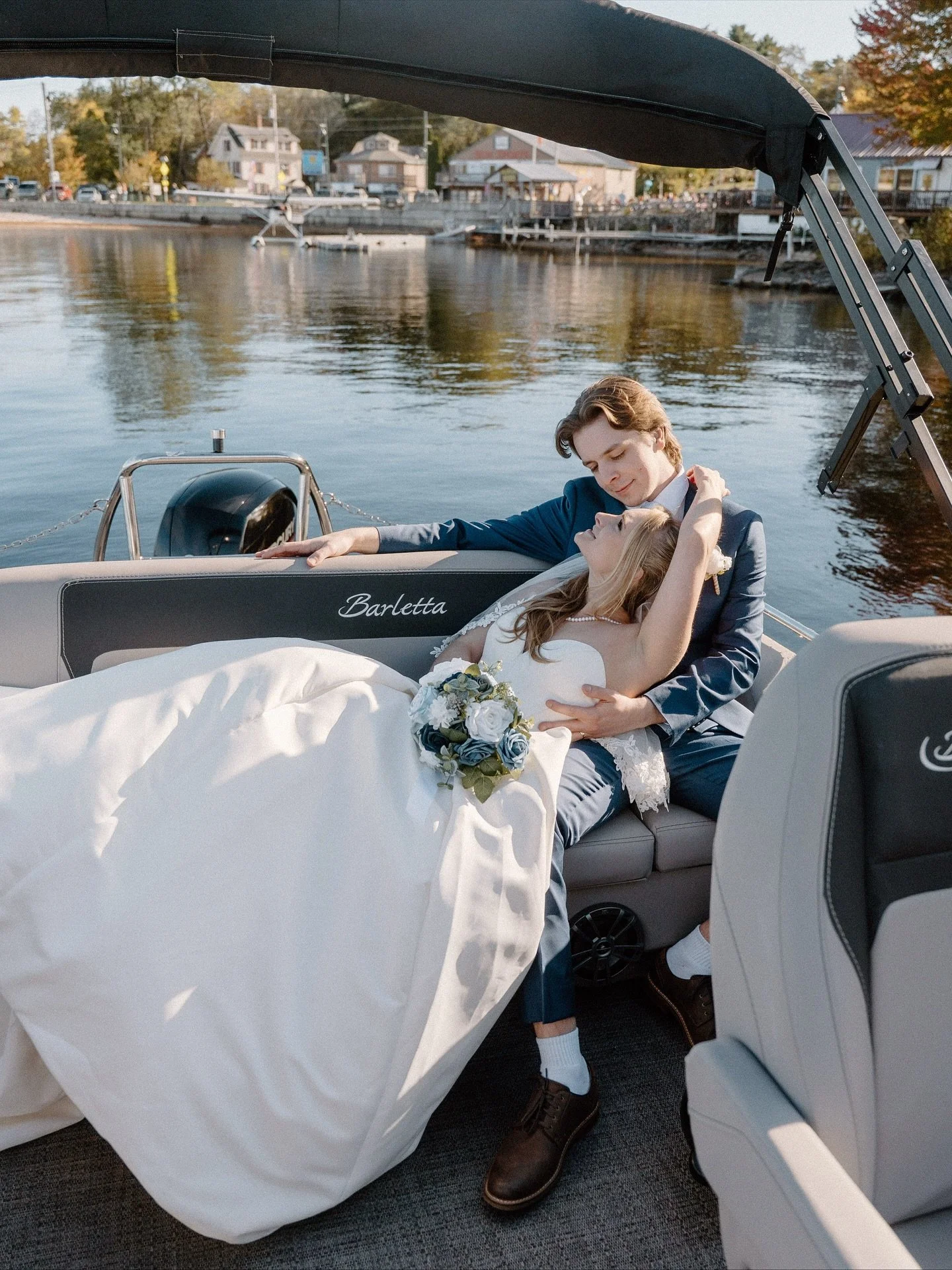 Love was truly in the air for Sara and Jon. They’re one of those couples that compliment each other perfectly. They are both so loved and love so much. From nerves before the ceremony, dancing with their relatives, adorable speeches from friend