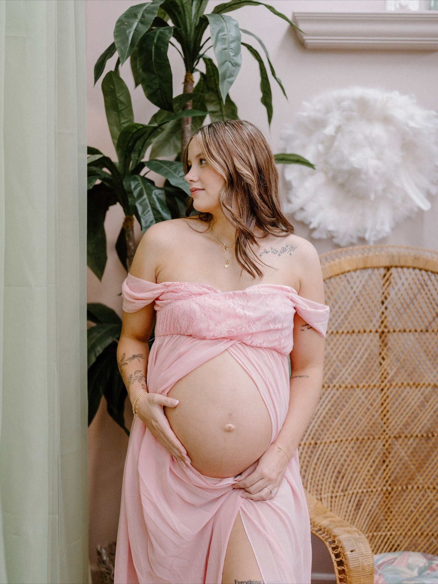 I&rsquo;ve taken numerous different types of sessions for Kaylee and Jayden but this one is so special. I&rsquo;m so excited for them as they turn the page into this next chapter!

#mainestudio #studiomaine #mainematernity #maineportraitphotographer 