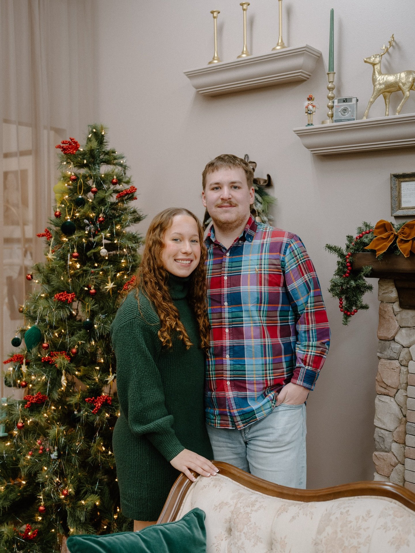 This years annual Christmas minis has been my favorite so far! So many familiar faces who have been in front of my camera many times, and some new ones as well! 

I have one more spot open this Thursday at 5! 

Thank you all who have supported me thi