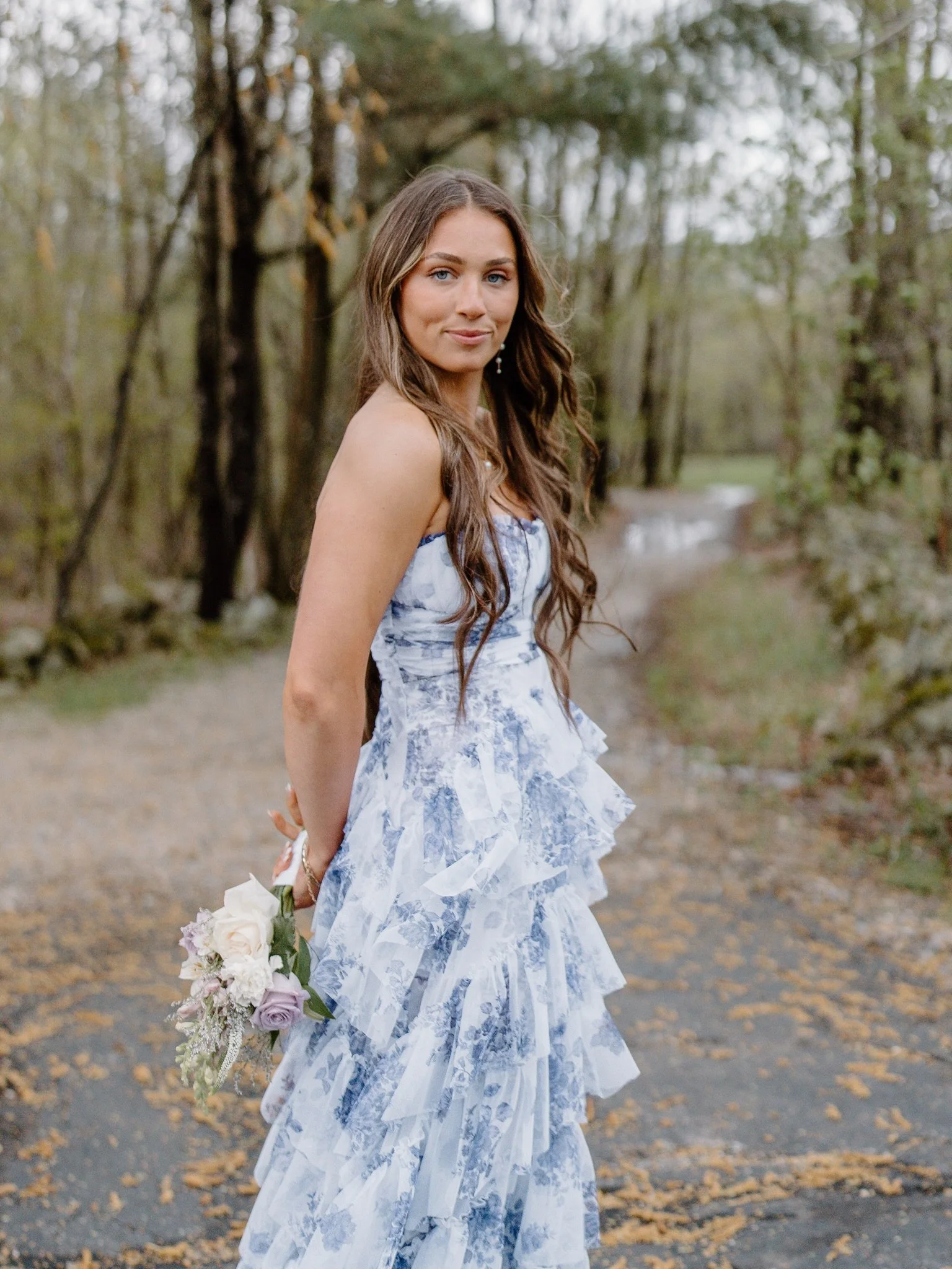 Prom minis are just days away ✨
I&rsquo;m opening a few discounted spots for the last of the days availability! 

They&rsquo;ll be hosted at Wolf &amp; Harp, and we&rsquo;ll have access to the barn for photos rain or shine! 

What your session includ