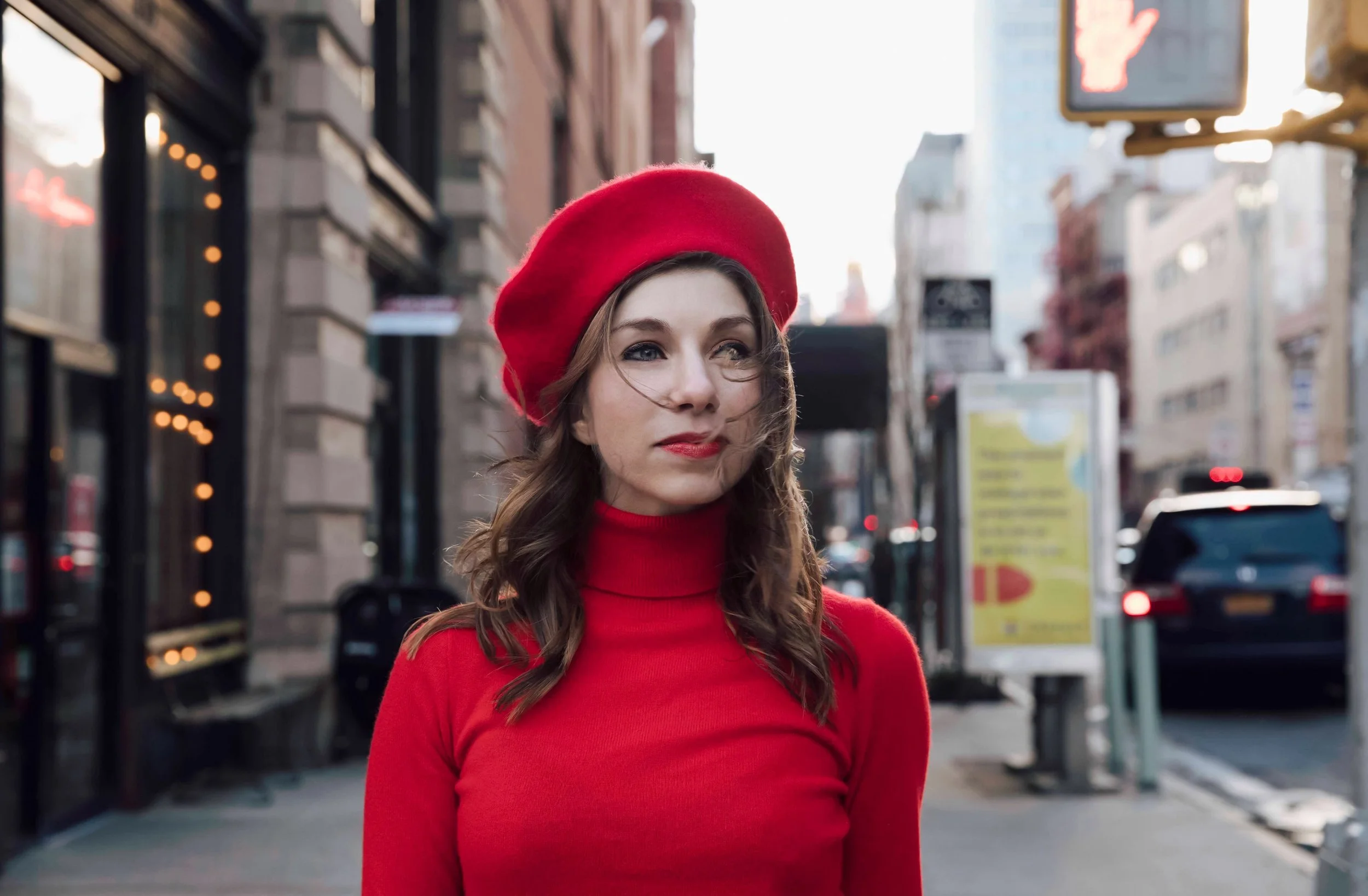 Sharing Food and Life with Strangers 