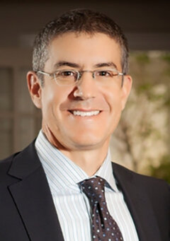 Dr. Mitchell Winemaker graduated from the University of Toronto medical school program in 1991 and received his residency training in orthopedic surgery at the University of western Ontario this was followed by fellowship training and adult joint re…