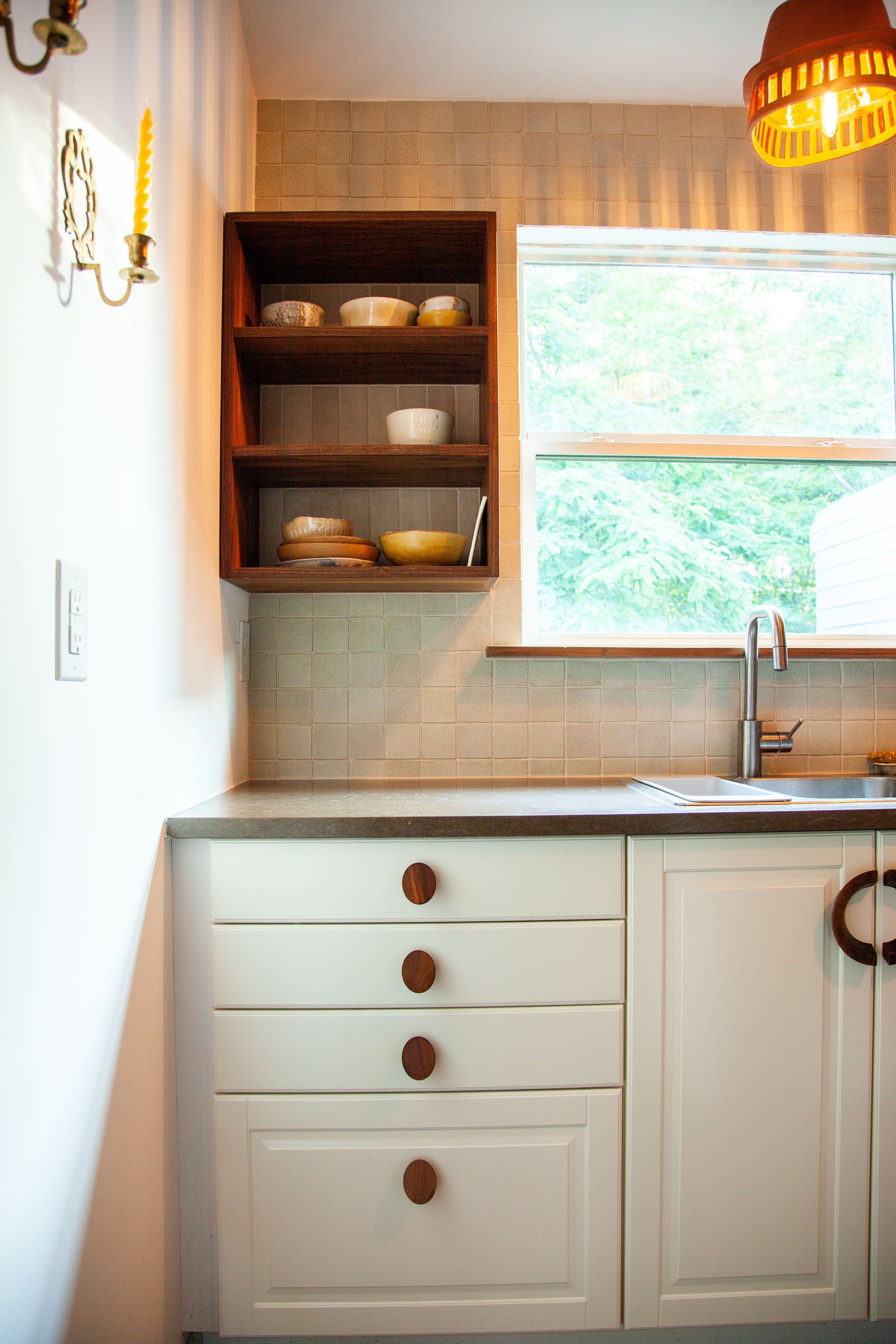 KitchenShelfWB.jpg