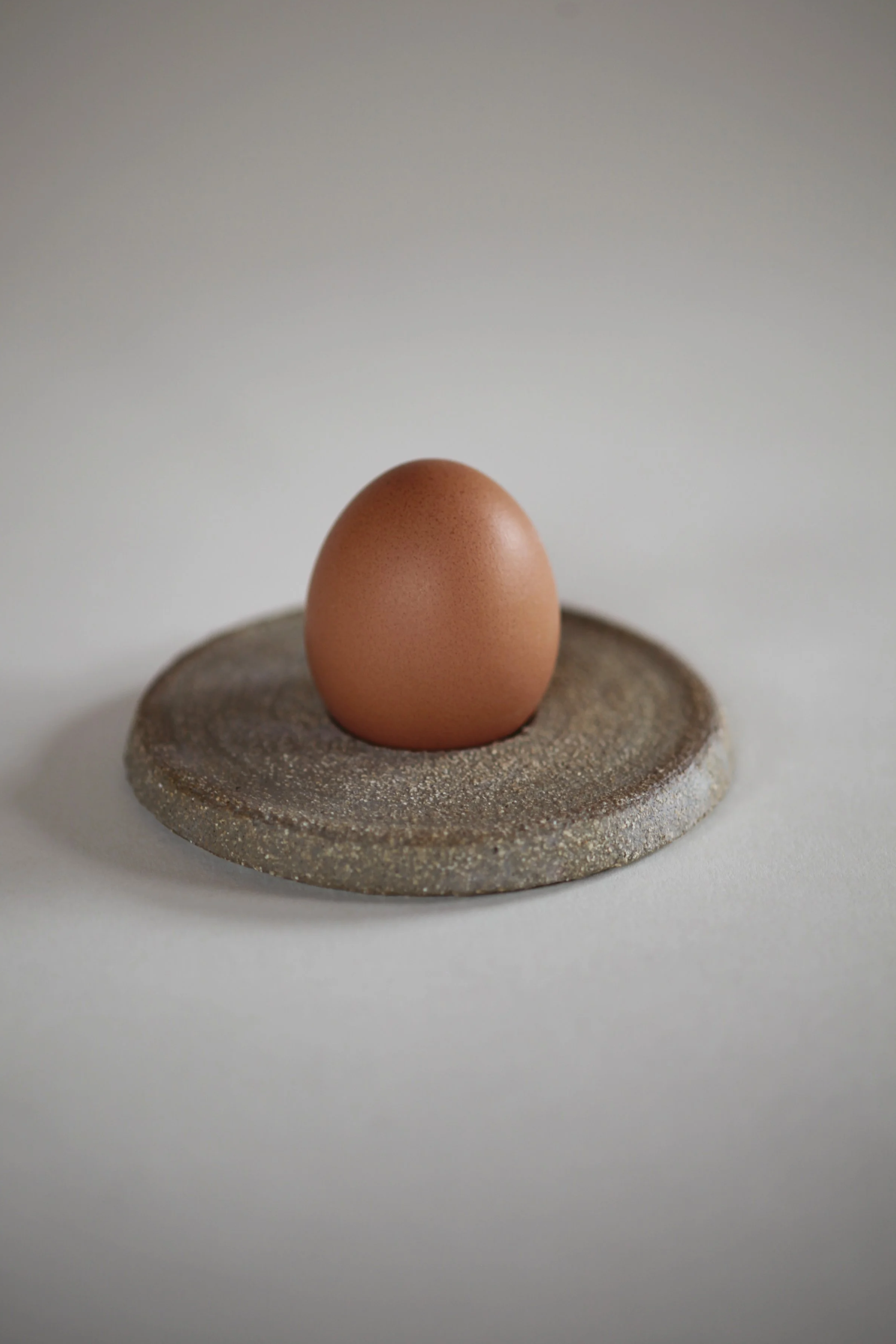 The_Worshipful_Atelier_Ce_ceramic_egg_cup_04.png