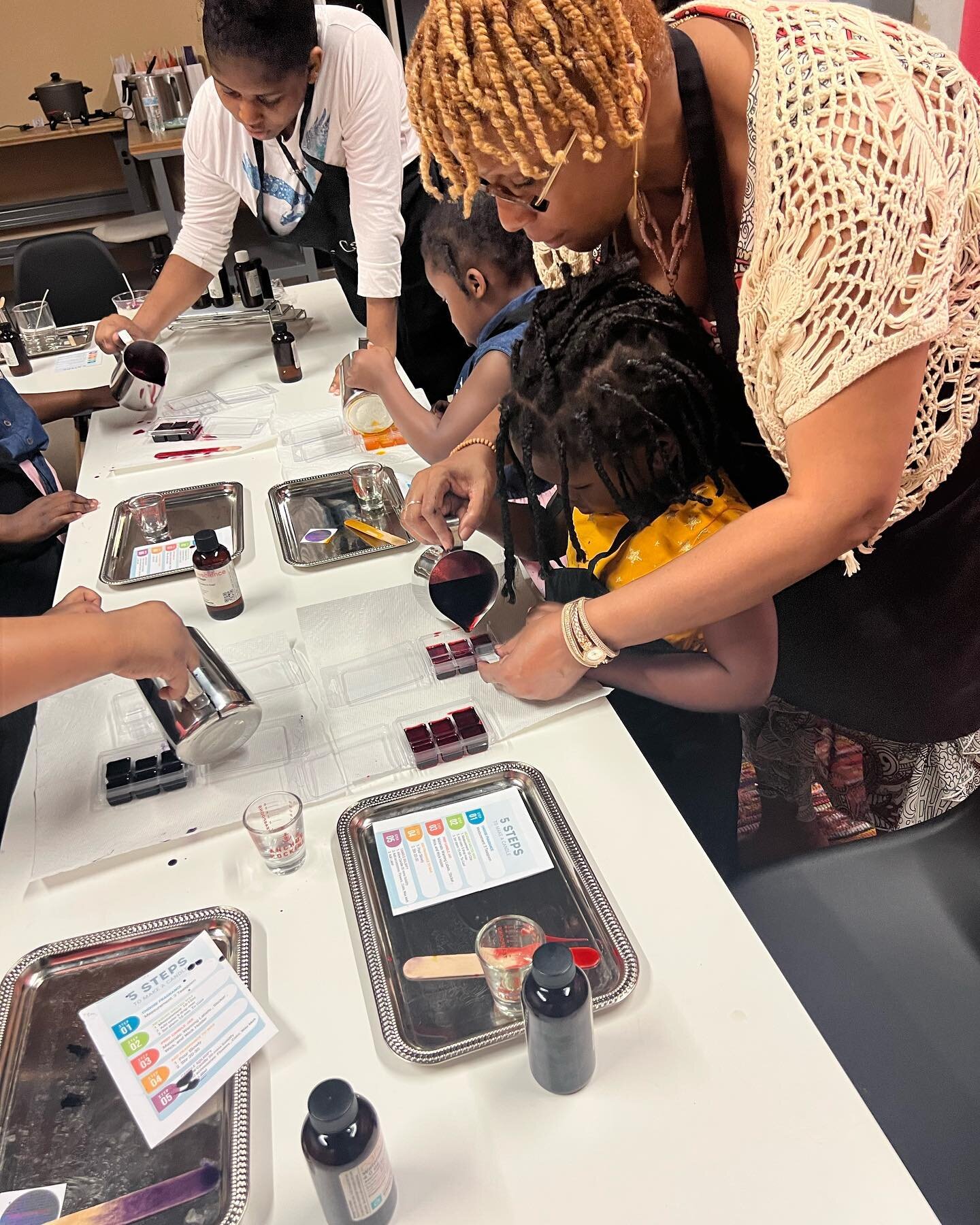 Fun Summer ☀️ Activities for the kids:
Kids Candle Class. Children are provided the options to create wax melts while adults create a 10oz candle
.
.
.
.

#candles #thingstodoinatlanta #scentedcandles #thingstodoatl #atlantacandles
#thingstodoinatl #