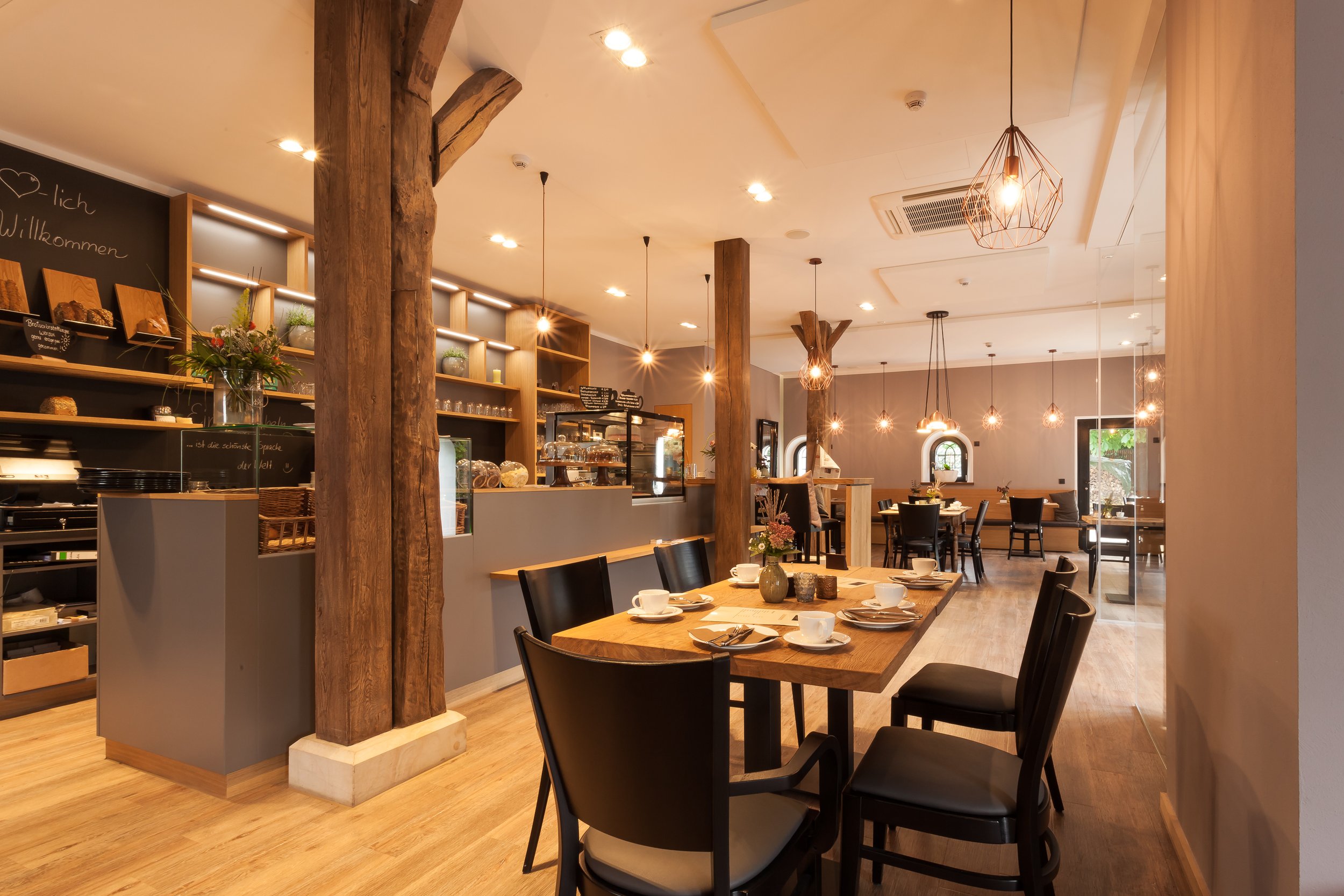 Individuell realisierter Restaurant-Innenausbau von Stenneken.