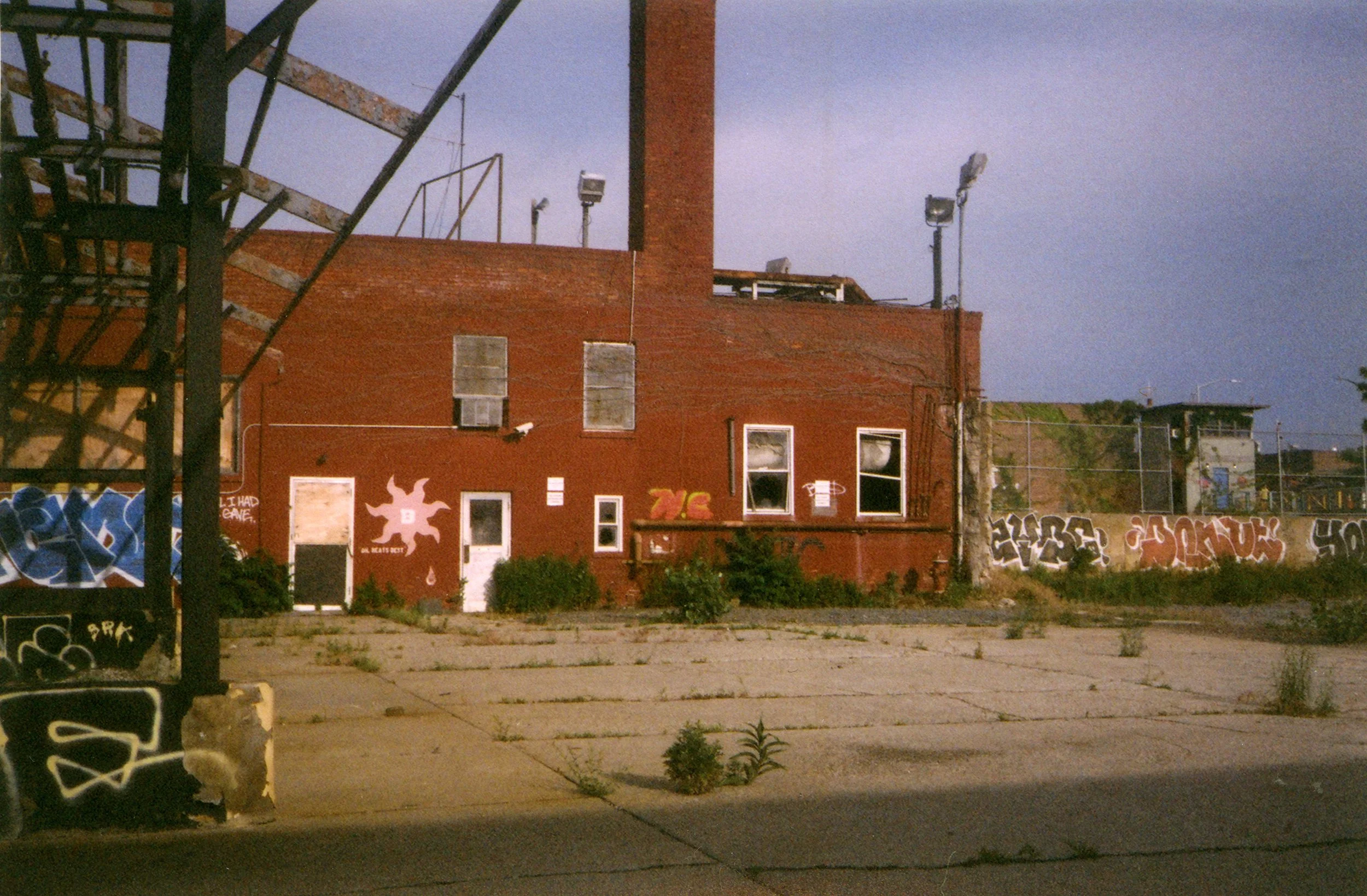 End of Sackett Street 