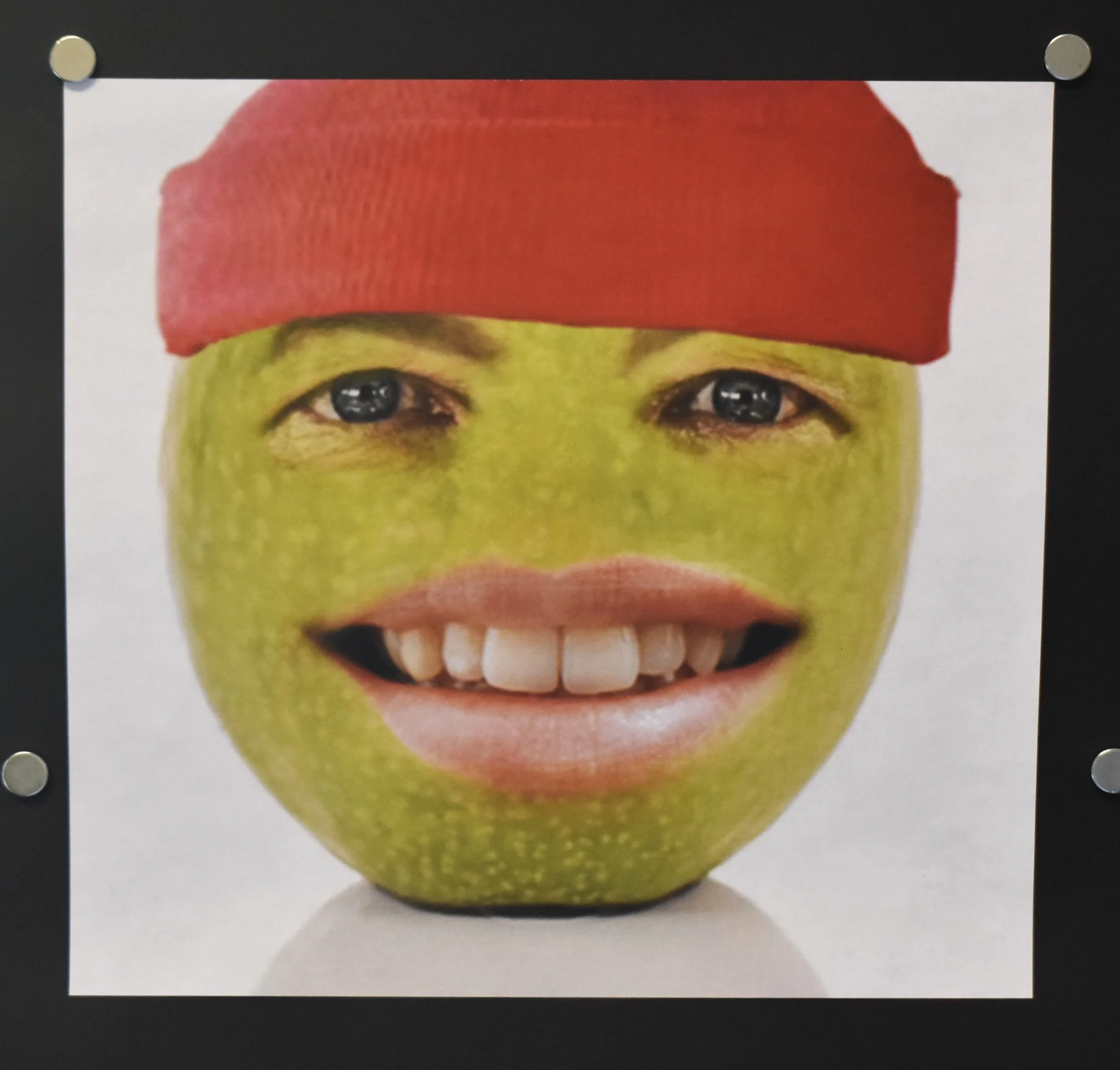 Bella Levreault - Apple Face-Off, 8th Grade, Digital Media