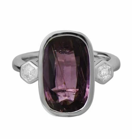 18K White Gold Sapphire Ring with Diamonds