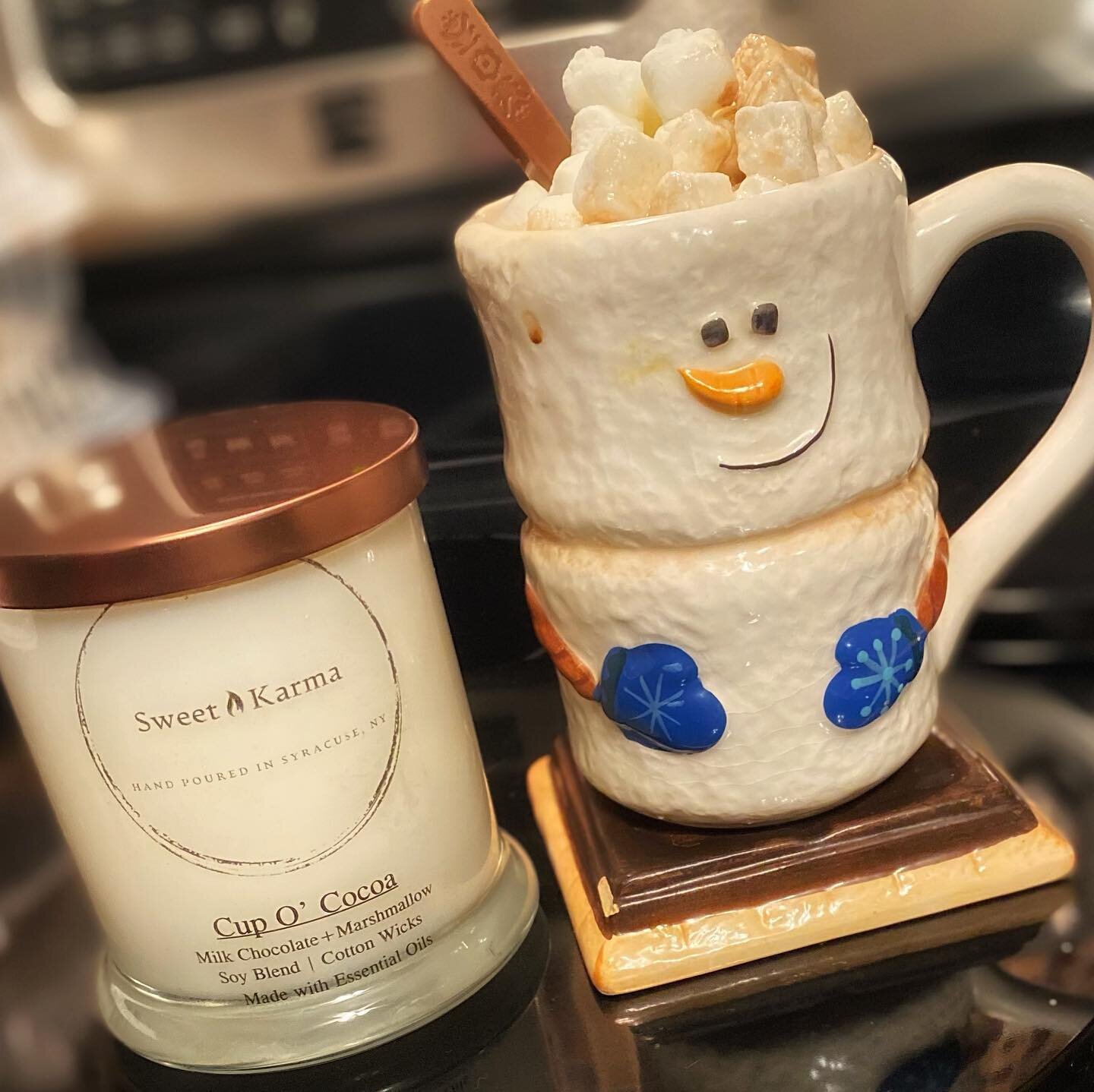 ⛄️🍫What better way to spend these snowy🍫⛄️days than with a Hot Cup O&rsquo; Cocoa... ❄️New scent now in stock❄️ #snowday #snowman #hotchocolate #homemade #handpouredcandles #chocolate #womanownedbusiness #blackownedbusiness #syracuse #blackownedcny