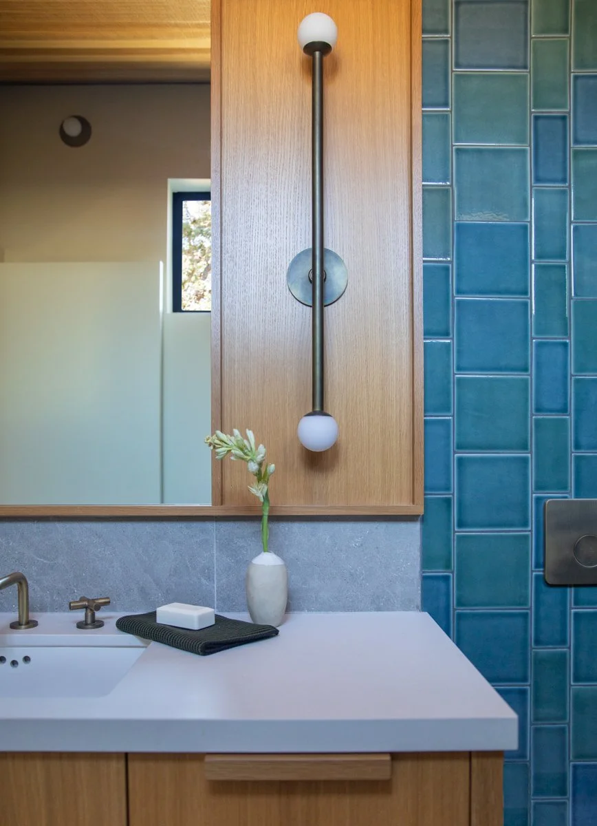 sea-ranch-coastal-bathroom-tile-77-gamble-plus-design-interiors.jpg