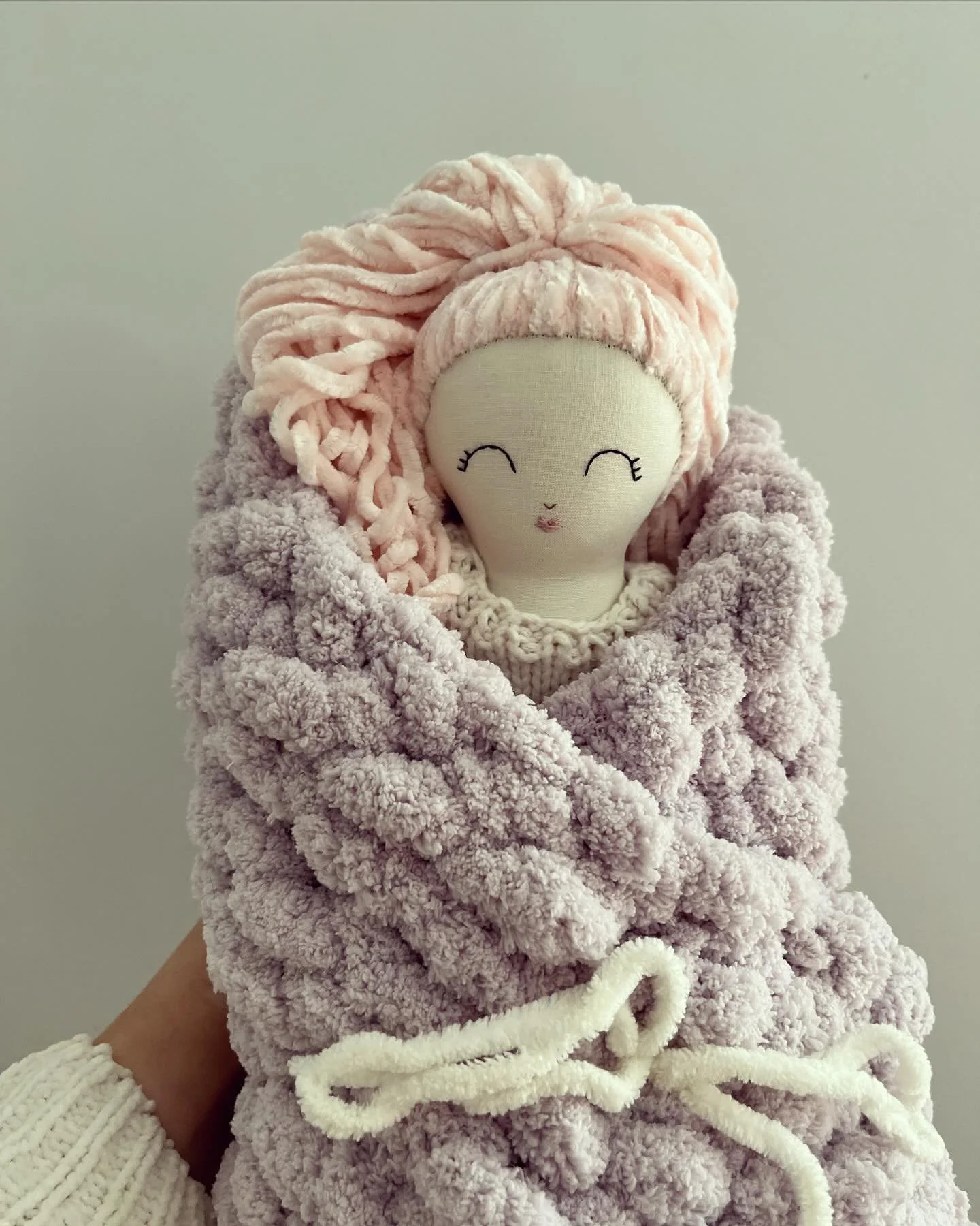 I met my dear friend&rsquo;s newborn baby girl and I got to make her first doll- what an honor. Take a peek at the second photo to see her little fingers wrapped in the super soft velvet hair. Oh my heart. Welcome to the world sweet Hazel 🥰