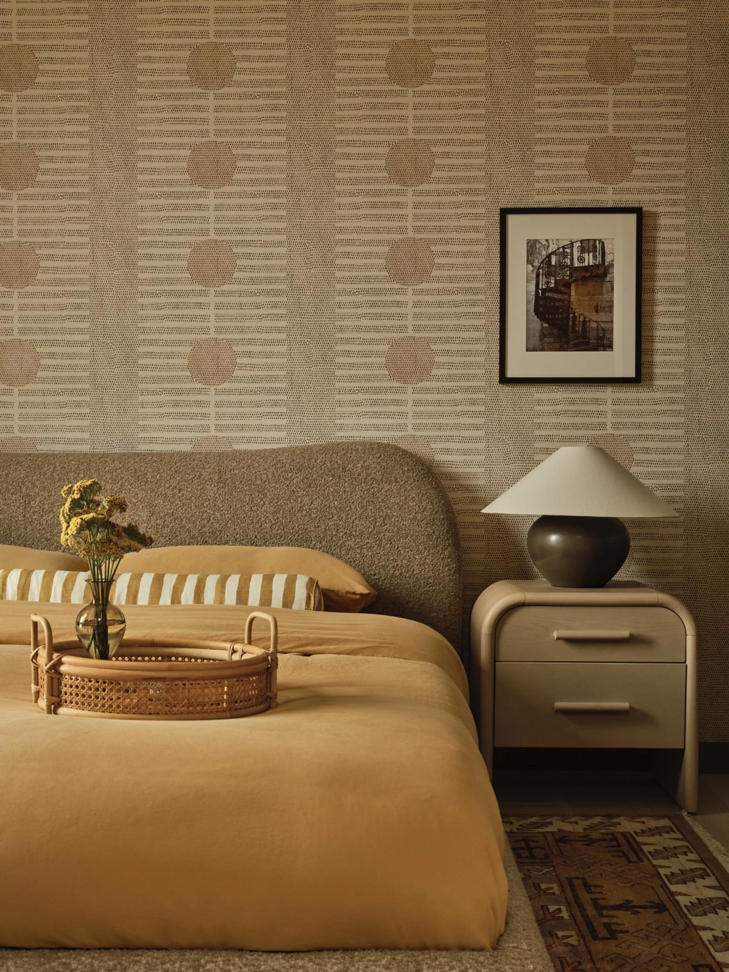 Tonal, yes. Boring, never. // Mandy Cheng Design as featured in @luxemagazine 

pc: @madelinetolle 

#ad100 #mandychengdesign #losangelesinteriordesigner #californiainteriordesign #architecturedigest