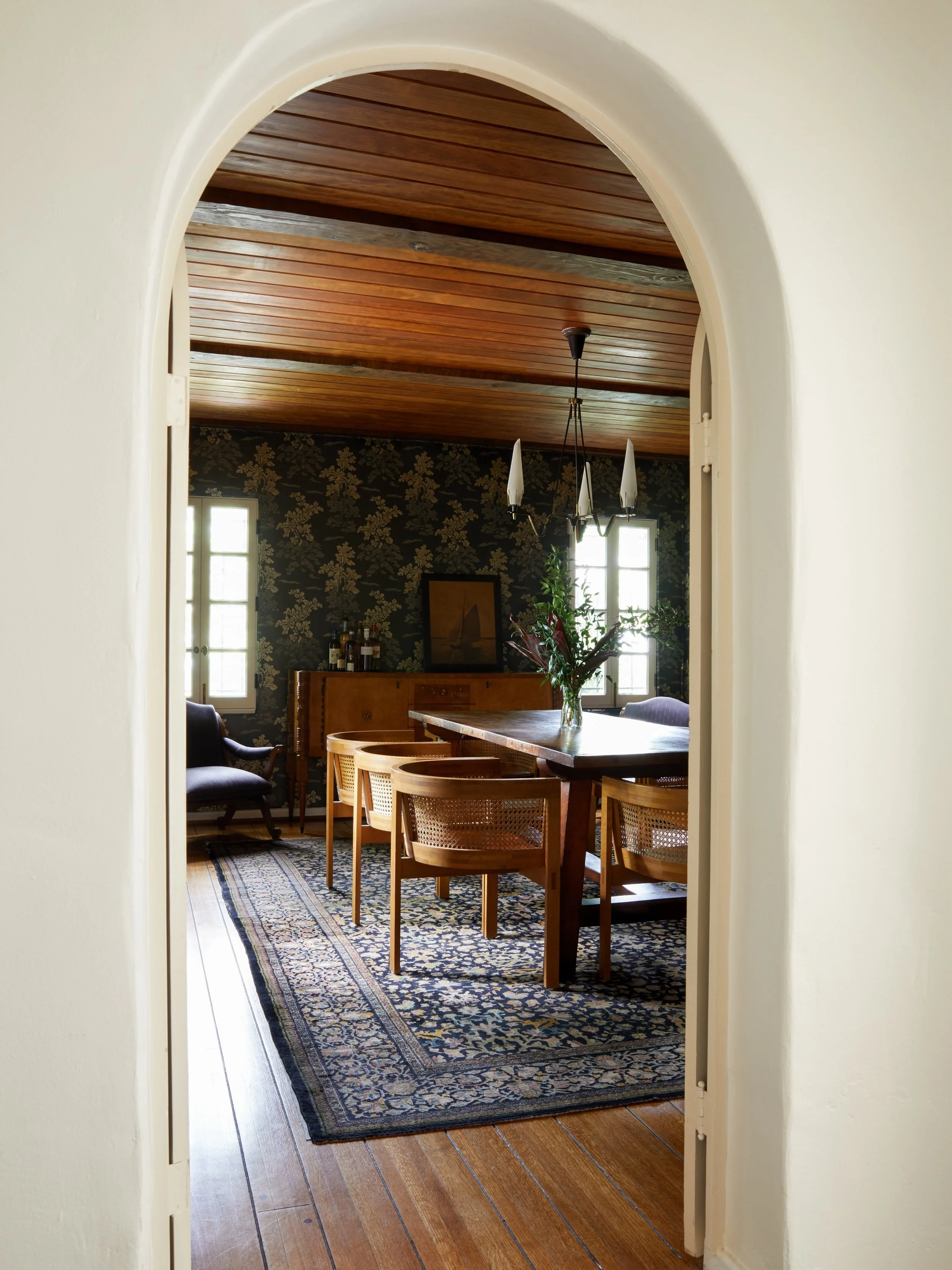 Two rooms designed for lingering. One swing because why not?? // Mandy Cheng Design

pc: @madelinetolle 

#ad100 #mandychengdesign #spanishcolonial #interiordesign