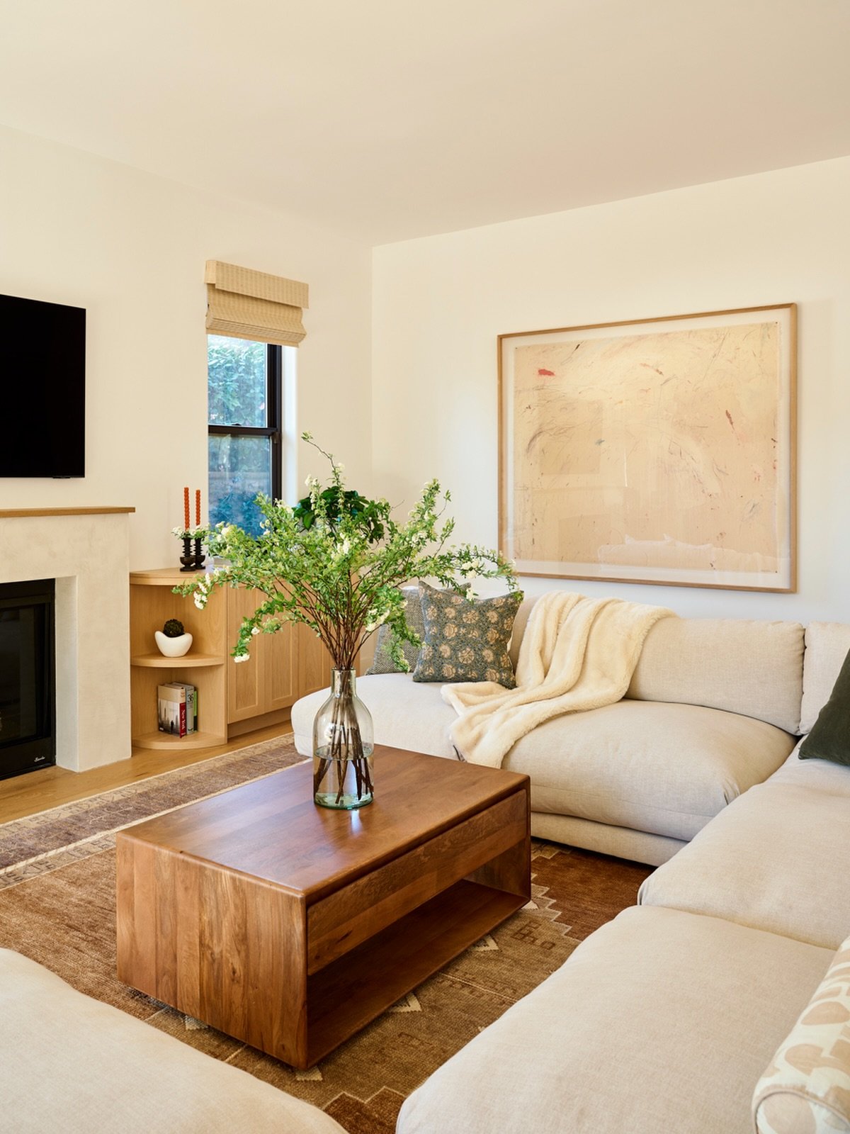 If Sunday vibes were a room&hellip; // Mandy Cheng Design

pc: @madelinetolle 

#interiordesign #mandychengdesign #livingroom #familyroom