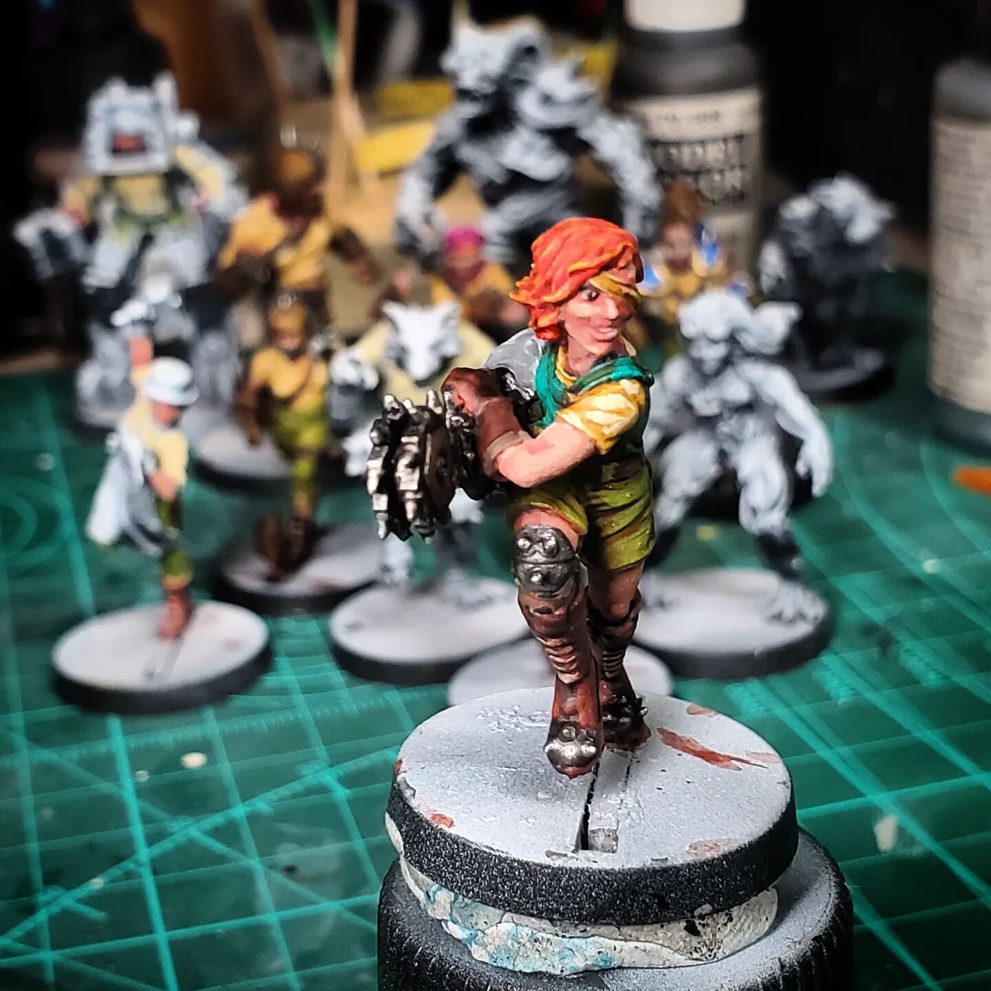 Dug up one of my oldest WIPs. Finished the core &quot;Zenobian Zeniths&quot; Blood Bowl team from @exit23gamesltd over three years ago, made some progress on the extra players but got distracted so they've been unfinished in their box for quite some 