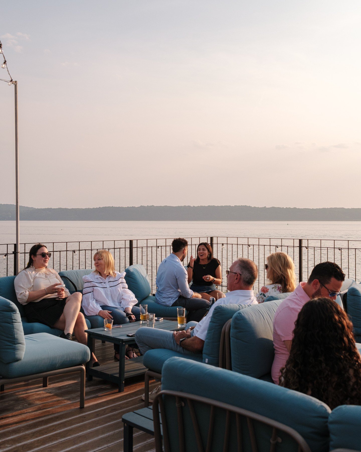 Join us for golden hour drinks, dinner with a view, or a casual hang with friends above the Hudson. ☀️🍸 

Make a reservation through the link in bio or swing by!

#redhatontheriver #brunch #americanbistroclassics #irvingtonny #hudsonriver #lohud #lo