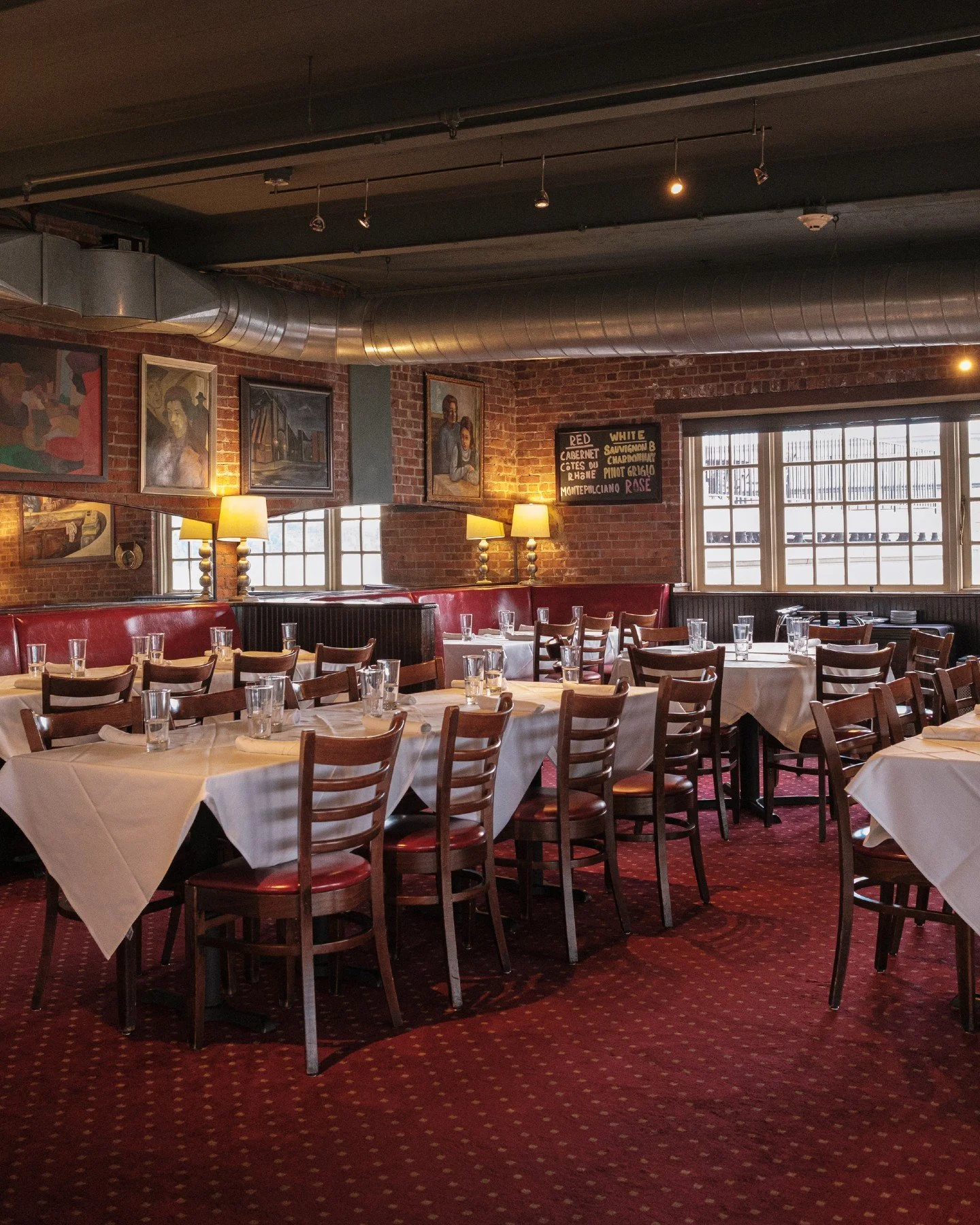 Stay warm and cozy at Red Hat ✨🍷
From comforting dishes to a welcoming glow by the river, it&rsquo;s the perfect place to escape the chill and settle in.

Come cozy up with us&mdash;reserve your table through the link in bio ❄️🍽️

#redhatontheriver