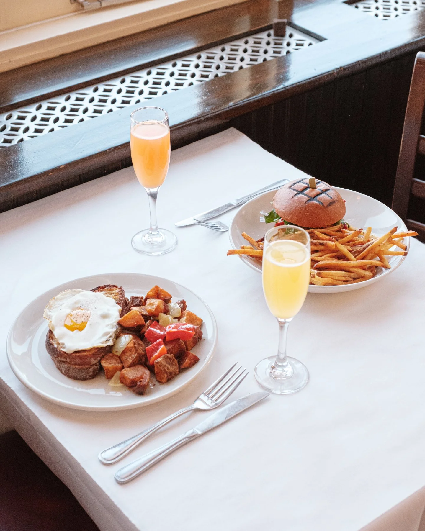 Brunch by the river just hits different. ☀️🥂 Even in the cold!!

Slow mornings, fresh coffee, and your favorite dishes with a Hudson view that never gets old. Whether it&rsquo;s a catch-up with friends or a low-key date, this is your sign to make it