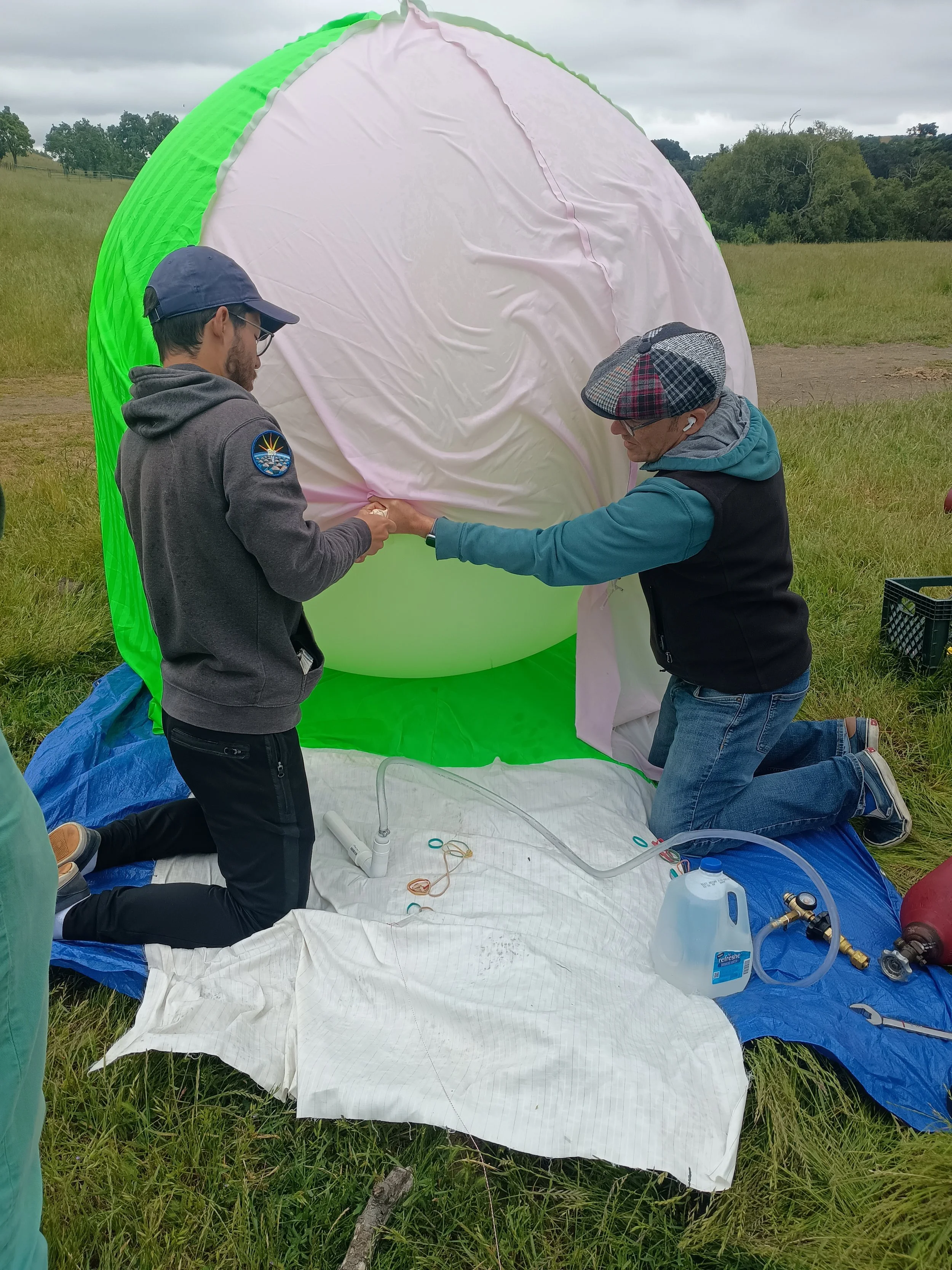 Balloons carrying muon detectors launched in Aussie and US collaboration