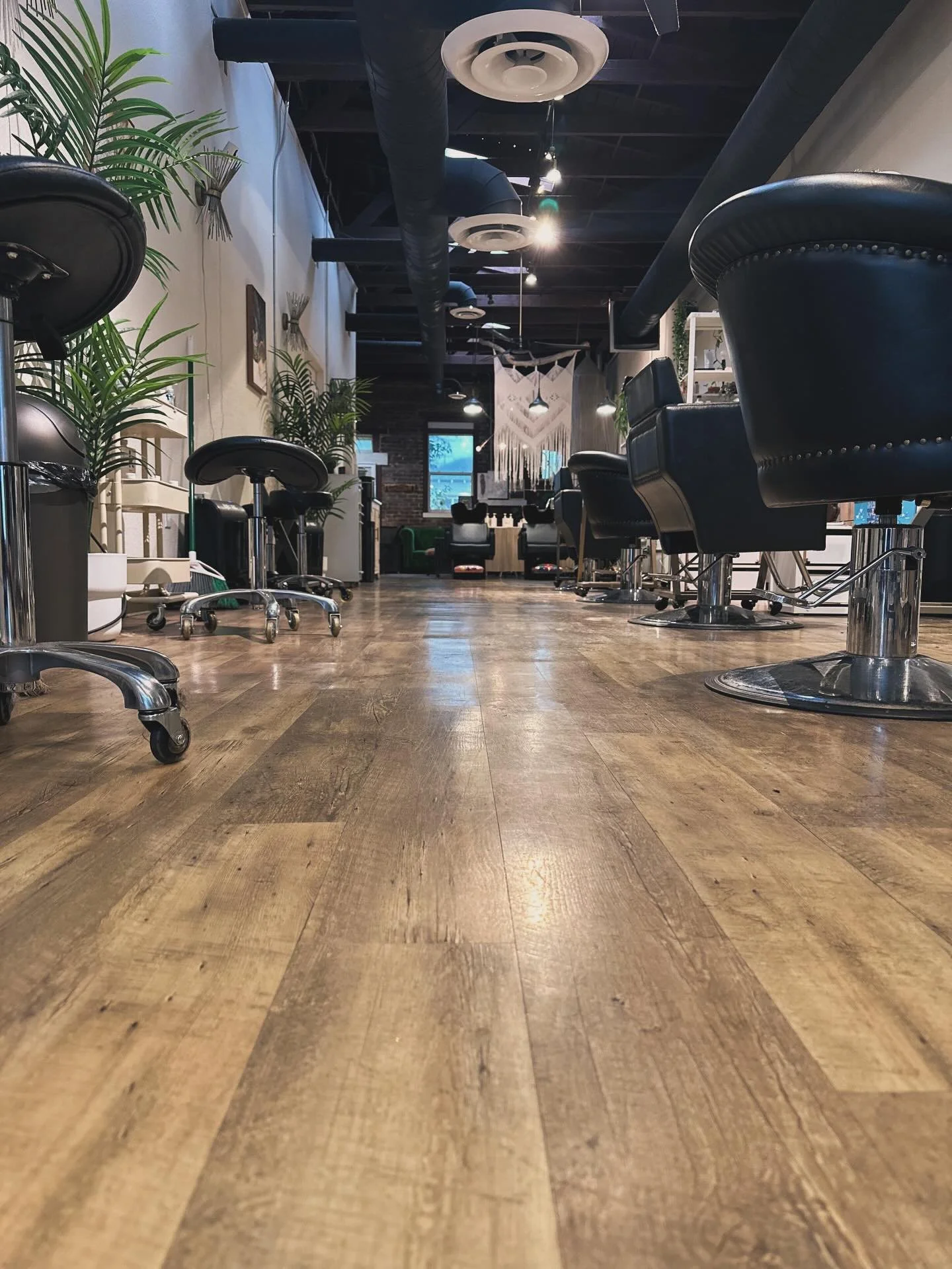 New year, new energy&hellip; sometimes it starts with your hair ✨
If you&rsquo;ve been feeling the pull for a change&mdash;lighter, shorter, bolder, softer&mdash;trust it.
A hair transformation isn&rsquo;t just cosmetic, it&rsquo;s a reset.
We&rsquo;