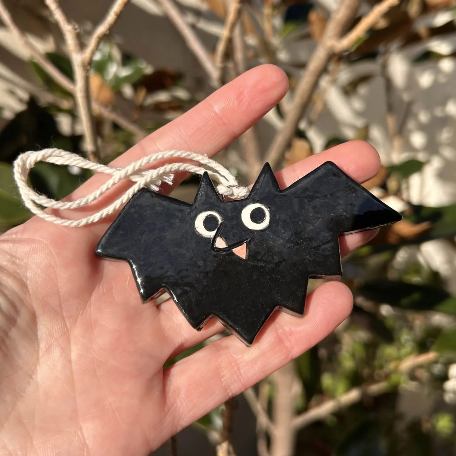 Bat_hangingcharm_1.jpg
