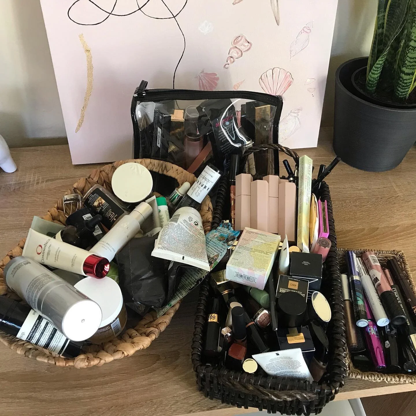 Let&rsquo;s talk white beauty standards.👩🏼
This is me. 
This is my consumption of beauty products. The big basket with skincare includes products that cover my hyperpigmentation. This is dictated by white beauty standards and therefore means I need