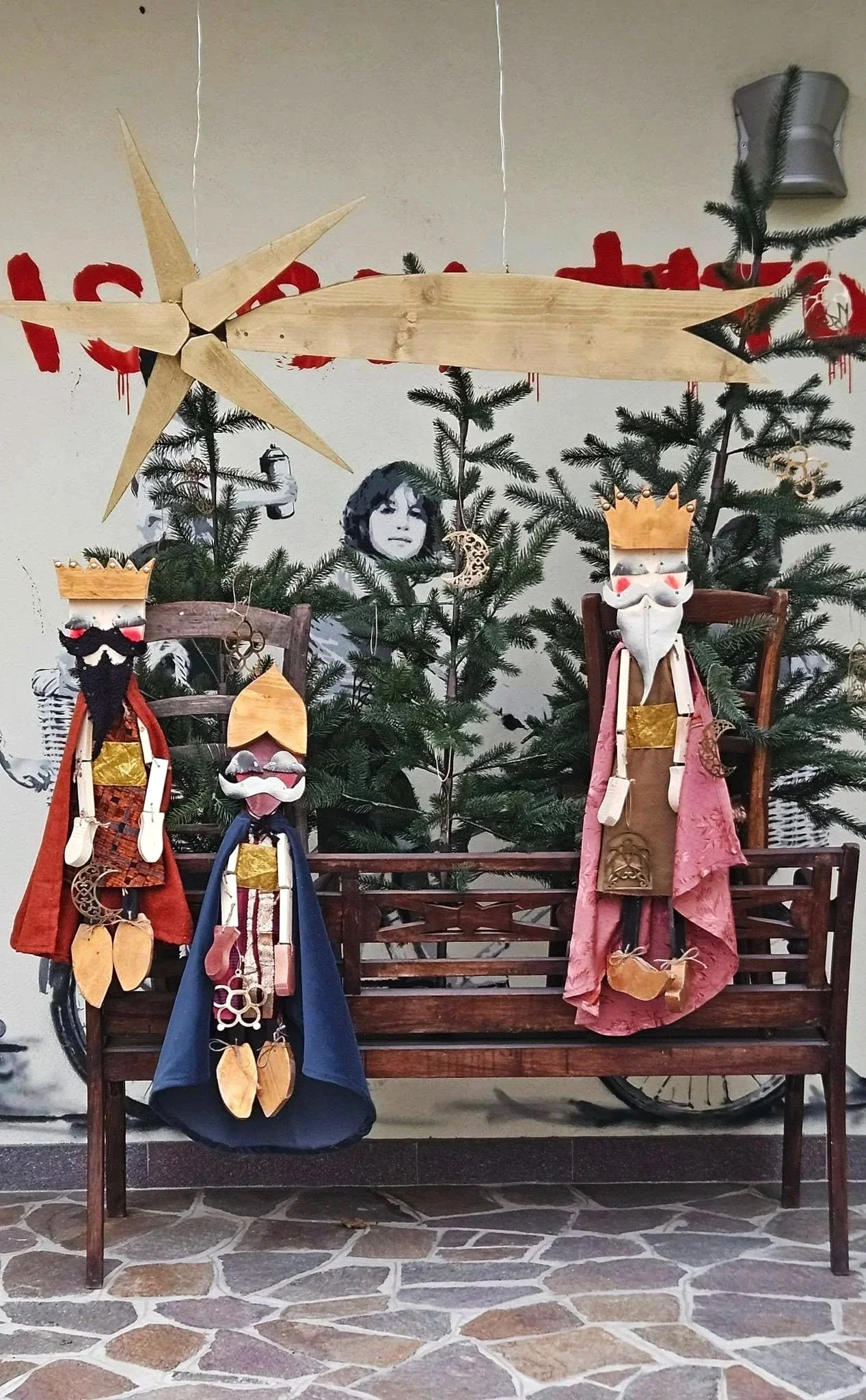 I re magi di Civico Vent8 realizzati in legno per rallegrare le feste di Natale