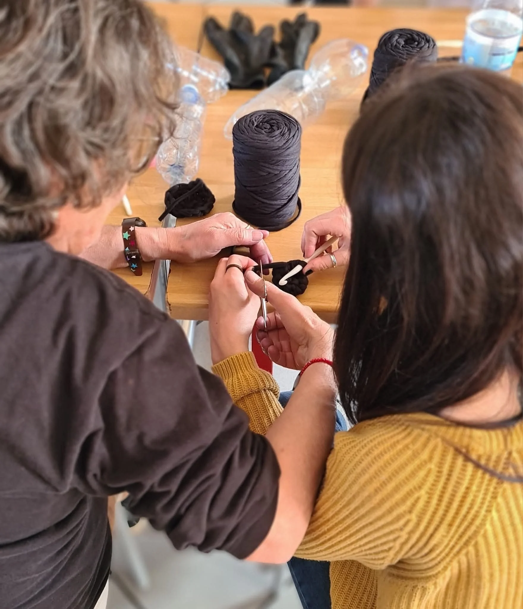 Laboratorio di civicovent8 di artigianato sostenibile